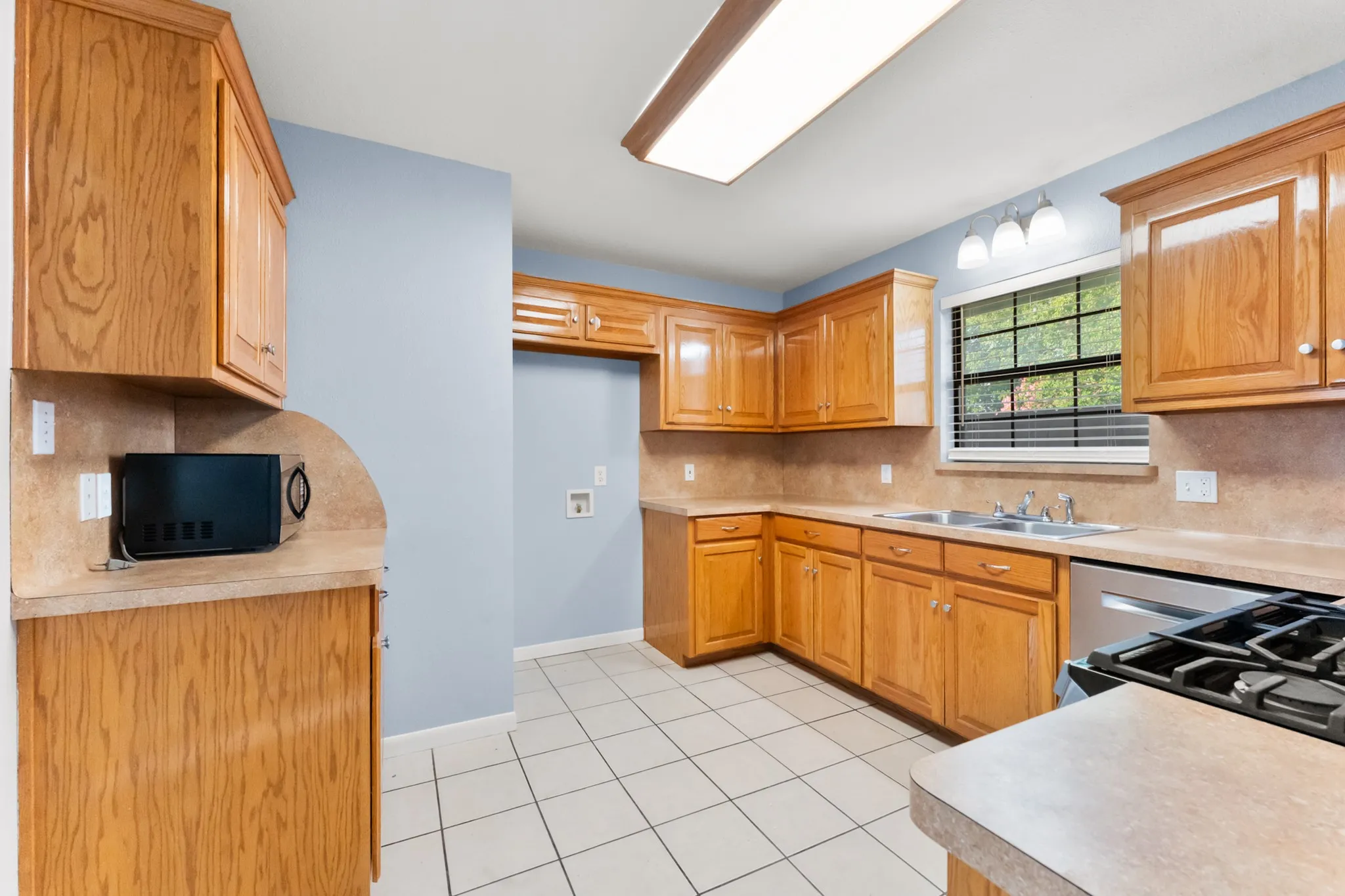 Single Family Residence For Sale in Ellis County , 311 E 9th Street, Ferris, Texas 75125, 3 Bedroom, 2 Bathroom, Garage spaces, 1,704 Sqft, built in 2002, mls#21314112, Real Estate Agent in Ferris, Homes For Sale in Ellis county, Homes For Sale in Ferris, Realtor in Ferris Texas, Real Estate Brokerage Independent Realty Texas, Luminita Cordes Realtor