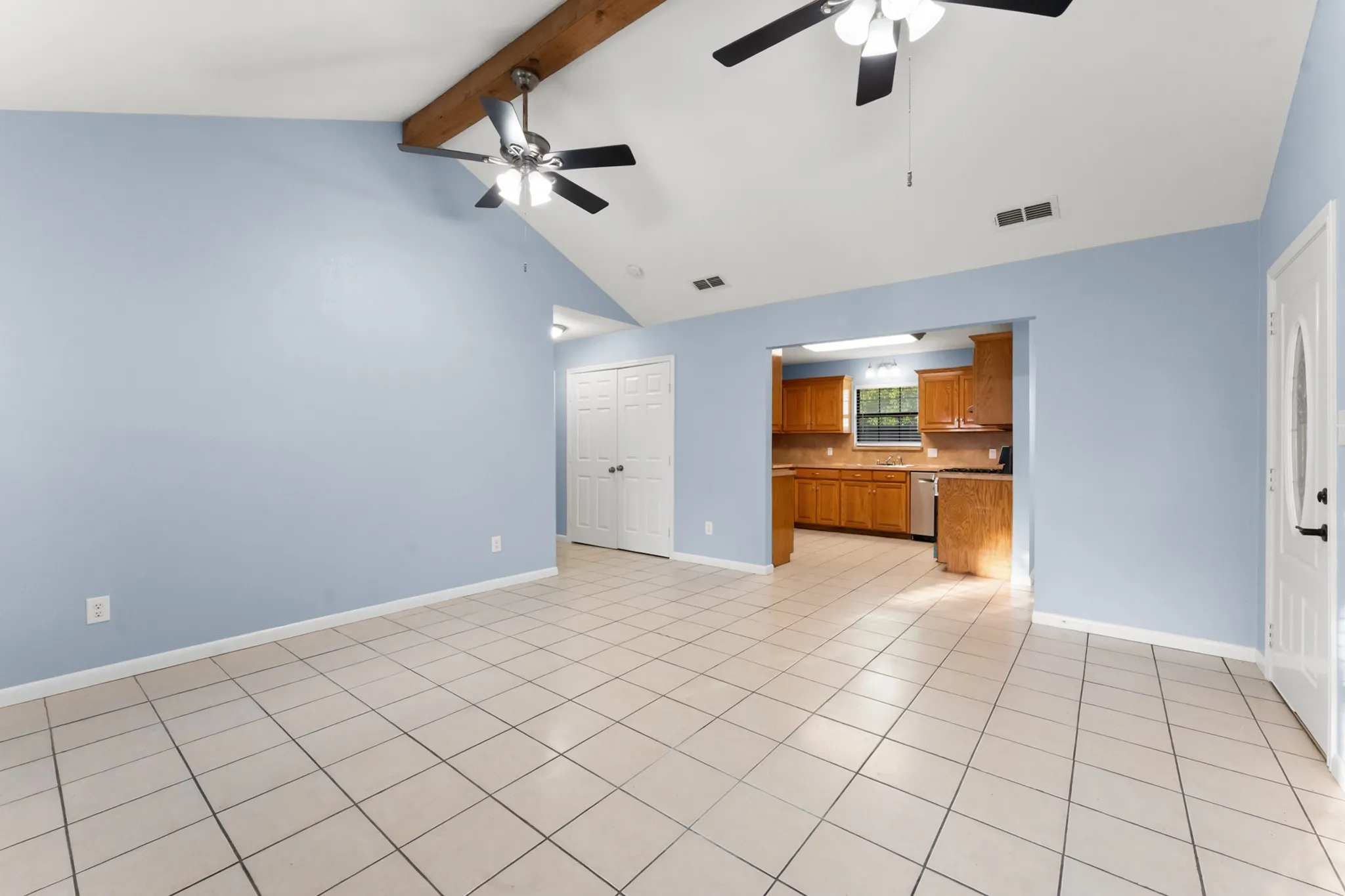 Single Family Residence For Sale in Ellis County , 311 E 9th Street, Ferris, Texas 75125, 3 Bedroom, 2 Bathroom, Garage spaces, 1,704 Sqft, built in 2002, mls#21314112, Real Estate Agent in Ferris, Homes For Sale in Ellis county, Homes For Sale in Ferris, Realtor in Ferris Texas, Real Estate Brokerage Independent Realty Texas, Luminita Cordes Realtor