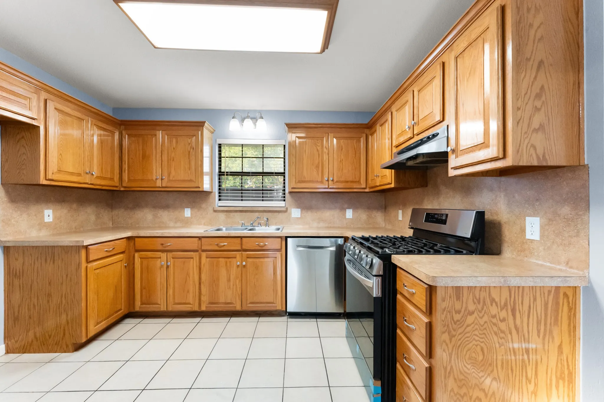 Single Family Residence For Sale in Ellis County , 311 E 9th Street, Ferris, Texas 75125, 3 Bedroom, 2 Bathroom, Garage spaces, 1,704 Sqft, built in 2002, mls#21314112, Real Estate Agent in Ferris, Homes For Sale in Ellis county, Homes For Sale in Ferris, Realtor in Ferris Texas, Real Estate Brokerage Independent Realty Texas, Luminita Cordes Realtor