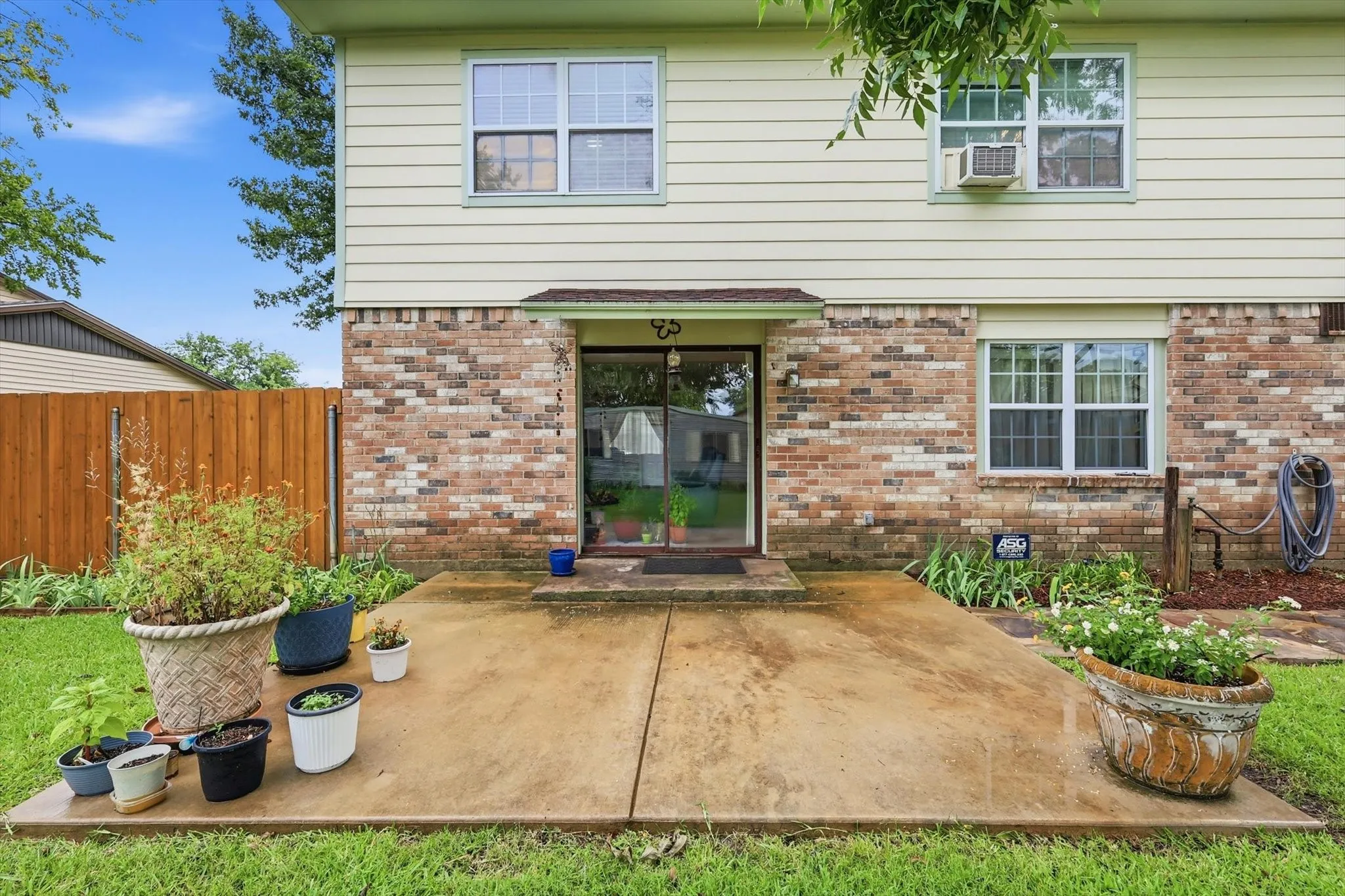Single Family Residence For Sale in Dallas County , 4213 Bucknell Drive, Garland, Texas 75042, 4 Bedroom, 2 Bathroom, 2 Garage spaces, 2,056 Sqft, built in 1962, mls#21314505, Real Estate Agent in Garland, Homes For Sale in Dallas county, Homes For Sale in Garland, Realtor in Garland Texas, Real Estate Brokerage Independent Realty Texas, Luminita Cordes Realtor