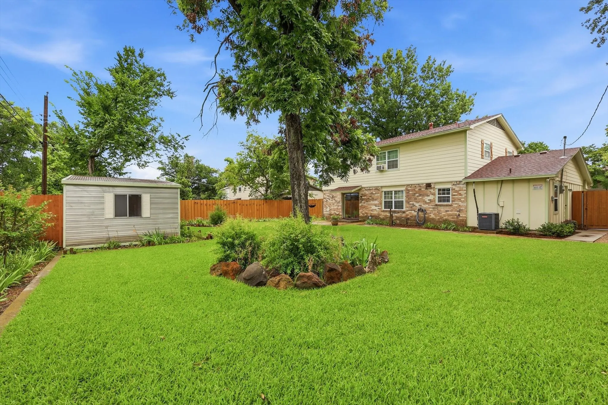 Single Family Residence For Sale in Dallas County , 4213 Bucknell Drive, Garland, Texas 75042, 4 Bedroom, 2 Bathroom, 2 Garage spaces, 2,056 Sqft, built in 1962, mls#21314505, Real Estate Agent in Garland, Homes For Sale in Dallas county, Homes For Sale in Garland, Realtor in Garland Texas, Real Estate Brokerage Independent Realty Texas, Luminita Cordes Realtor
