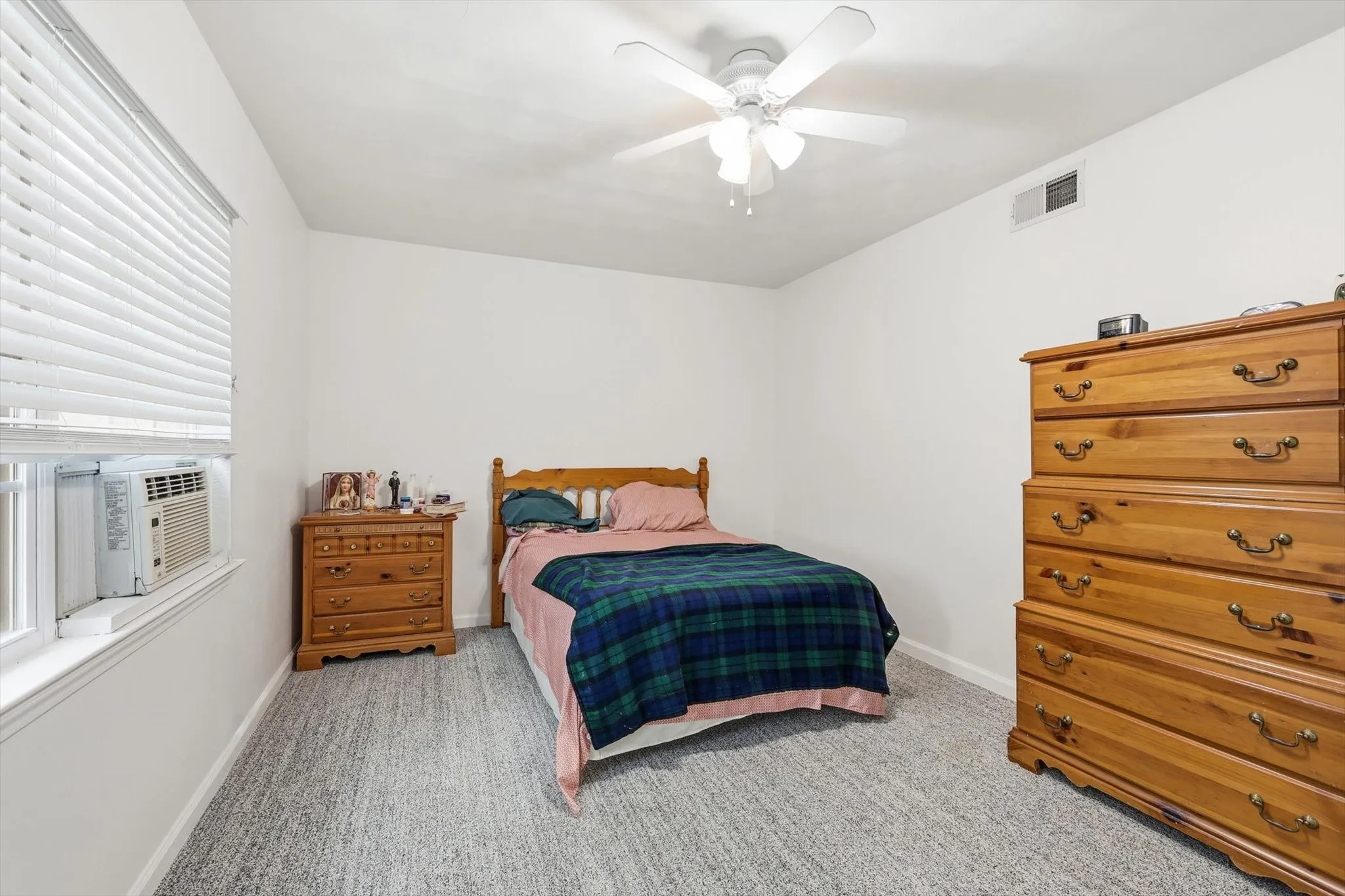 Single Family Residence For Sale in Dallas County , 4213 Bucknell Drive, Garland, Texas 75042, 4 Bedroom, 2 Bathroom, 2 Garage spaces, 2,056 Sqft, built in 1962, mls#21314505, Real Estate Agent in Garland, Homes For Sale in Dallas county, Homes For Sale in Garland, Realtor in Garland Texas, Real Estate Brokerage Independent Realty Texas, Luminita Cordes Realtor