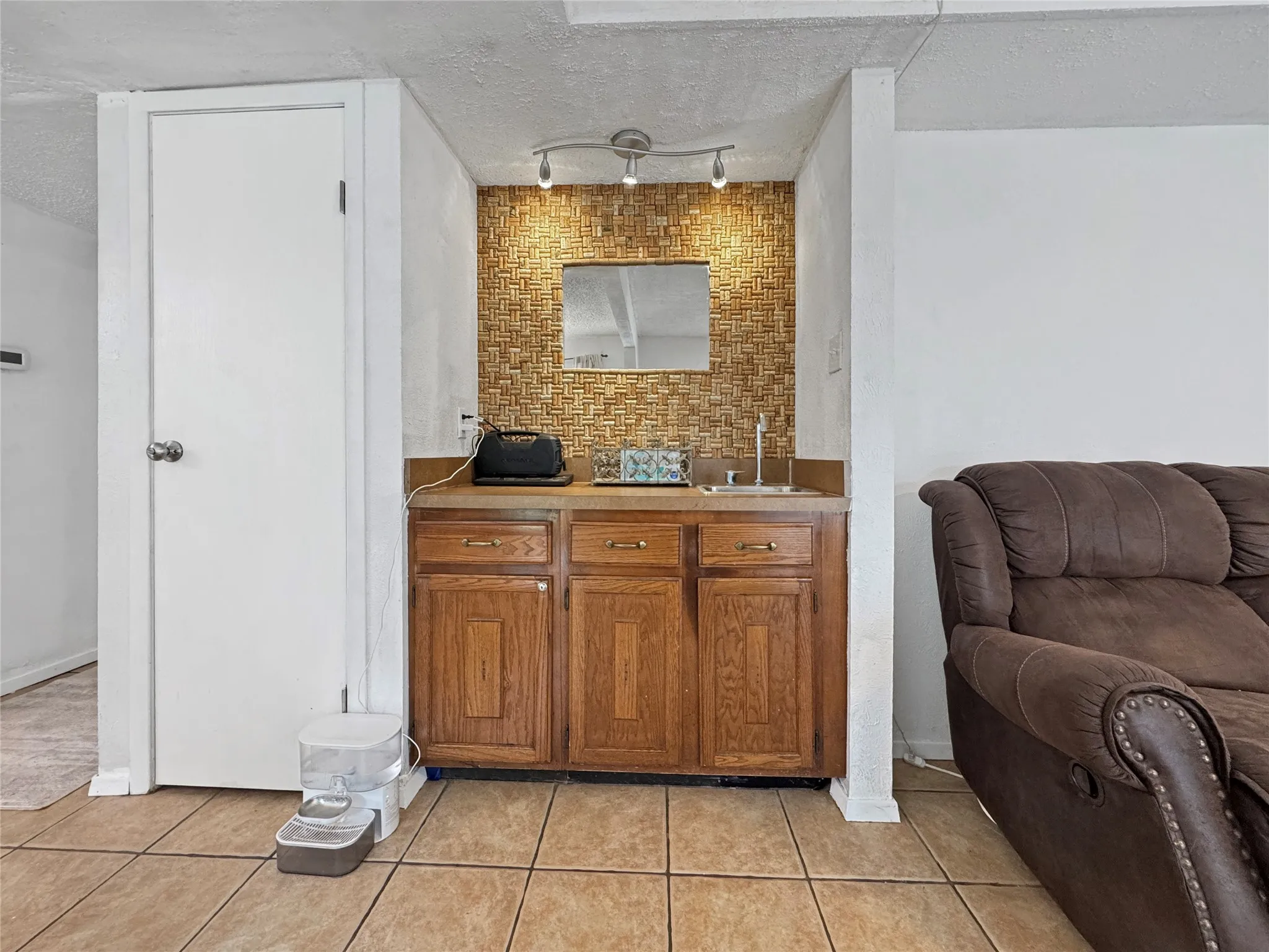 Single Family Residence For Sale in Tarrant County , 6217 Barcelona Drive, Arlington, Texas 76016, 5 Bedroom, 3 Bathroom, 2 Garage spaces, 2,352 Sqft, built in 1979, mls#21313699, Real Estate Agent in Arlington, Homes For Sale in Tarrant county, Homes For Sale in Arlington, Realtor in Arlington Texas, Real Estate Brokerage Independent Realty Texas, Luminita Cordes Realtor