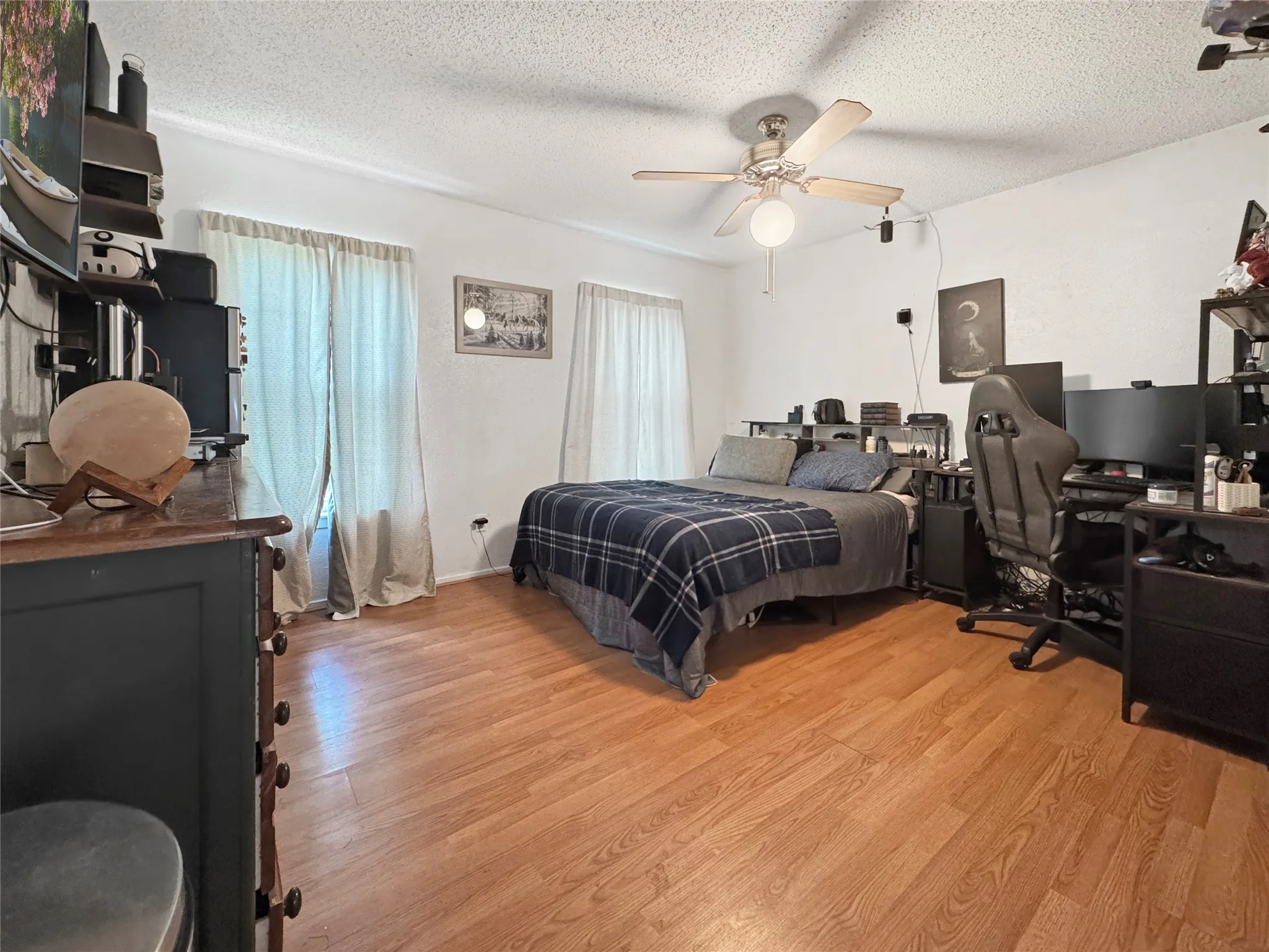 Single Family Residence For Sale in Tarrant County , 6217 Barcelona Drive, Arlington, Texas 76016, 5 Bedroom, 3 Bathroom, 2 Garage spaces, 2,352 Sqft, built in 1979, mls#21313699, Real Estate Agent in Arlington, Homes For Sale in Tarrant county, Homes For Sale in Arlington, Realtor in Arlington Texas, Real Estate Brokerage Independent Realty Texas, Luminita Cordes Realtor