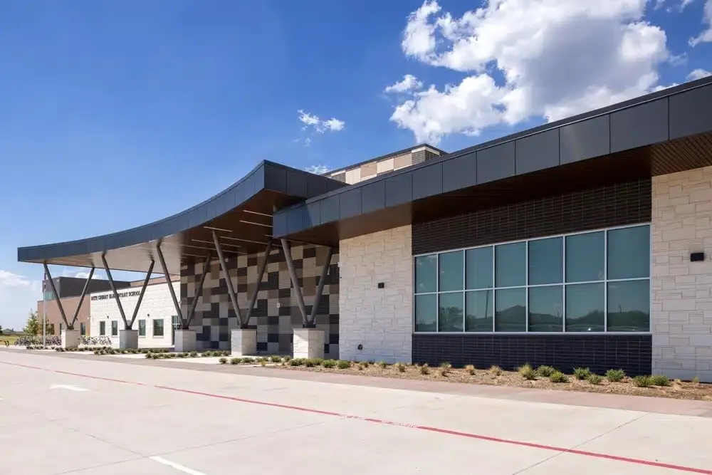 Single Family Residence For Sale in Hunt County , 1228 Land Oak Road, Royse City, Texas 75189, 4 Bedroom, 3 Bathroom, 2 Garage spaces, 2,077 Sqft, built in 2016, mls#21314502, Real Estate Agent in Royse City, Homes For Sale in Hunt county, Homes For Sale in Royse City, Realtor in Royse City Texas, Real Estate Brokerage Independent Realty Texas, Luminita Cordes Realtor