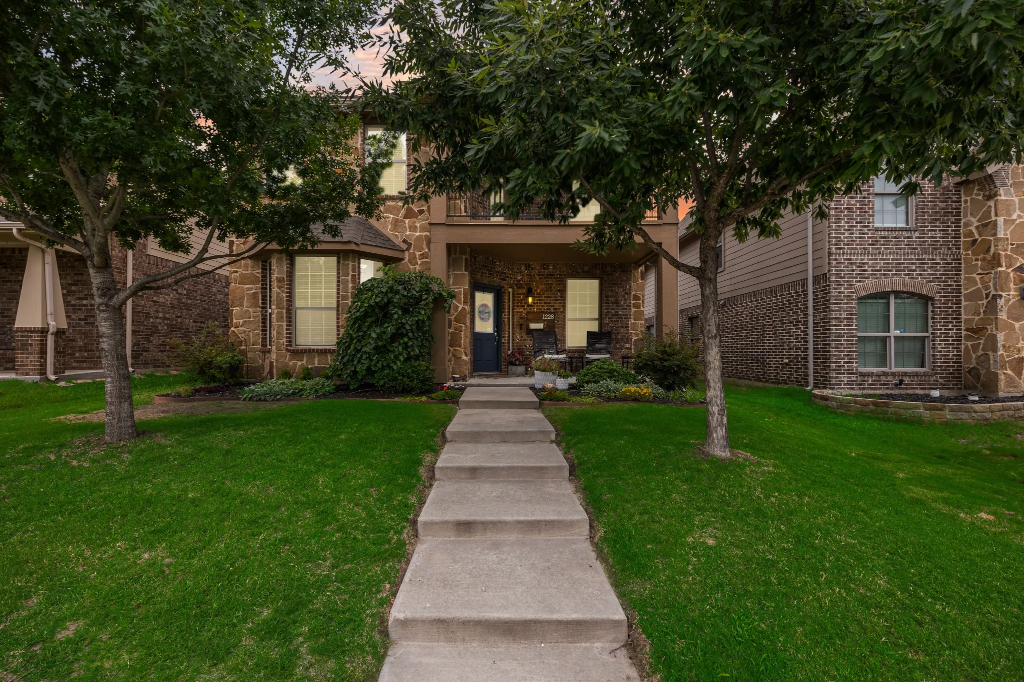 Single Family Residence For Sale in Hunt County , 1228 Land Oak Road, Royse City, Texas 75189, 4 Bedroom, 3 Bathroom, 2 Garage spaces, 2,077 Sqft, built in 2016, mls#21314502, Real Estate Agent in Royse City, Homes For Sale in Hunt county, Homes For Sale in Royse City, Realtor in Royse City Texas, Real Estate Brokerage Independent Realty Texas, Luminita Cordes Realtor