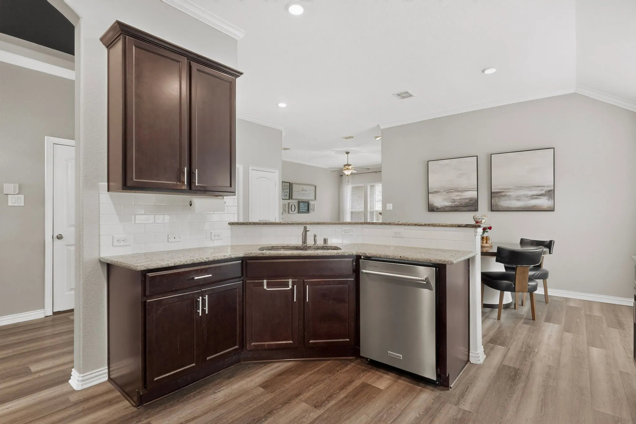 Single Family Residence For Sale in Rockwall County , 208 Baldwin Drive, Fate, Texas 75189, 3 Bedroom, 2 Bathroom, 2 Garage spaces, 1,856 Sqft, built in 2016, mls#21313424, Real Estate Agent in Fate, Homes For Sale in Rockwall county, Homes For Sale in Fate, Realtor in Fate Texas, Real Estate Brokerage Independent Realty Texas, Luminita Cordes Realtor