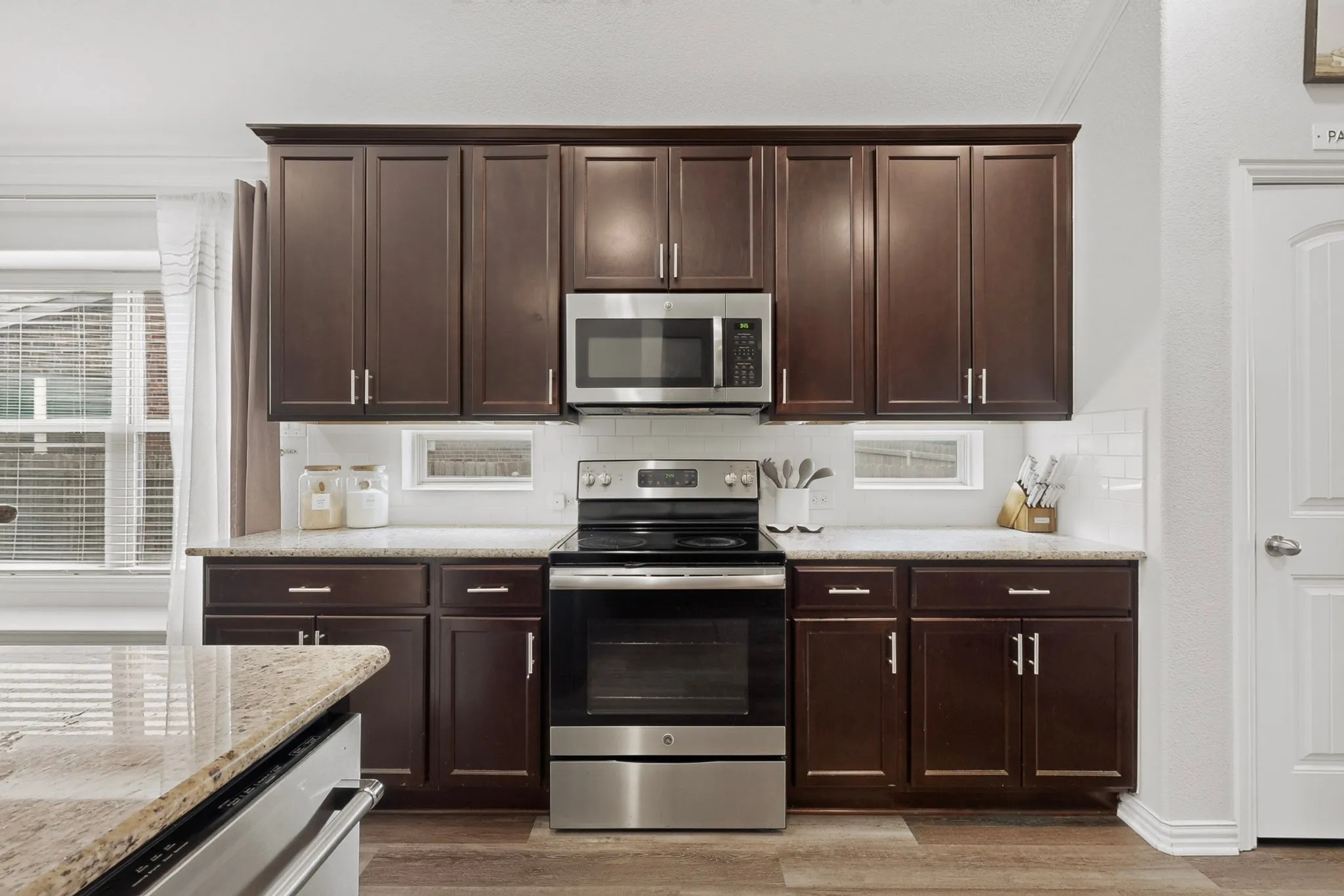 Single Family Residence For Sale in Rockwall County , 208 Baldwin Drive, Fate, Texas 75189, 3 Bedroom, 2 Bathroom, 2 Garage spaces, 1,856 Sqft, built in 2016, mls#21313424, Real Estate Agent in Fate, Homes For Sale in Rockwall county, Homes For Sale in Fate, Realtor in Fate Texas, Real Estate Brokerage Independent Realty Texas, Luminita Cordes Realtor