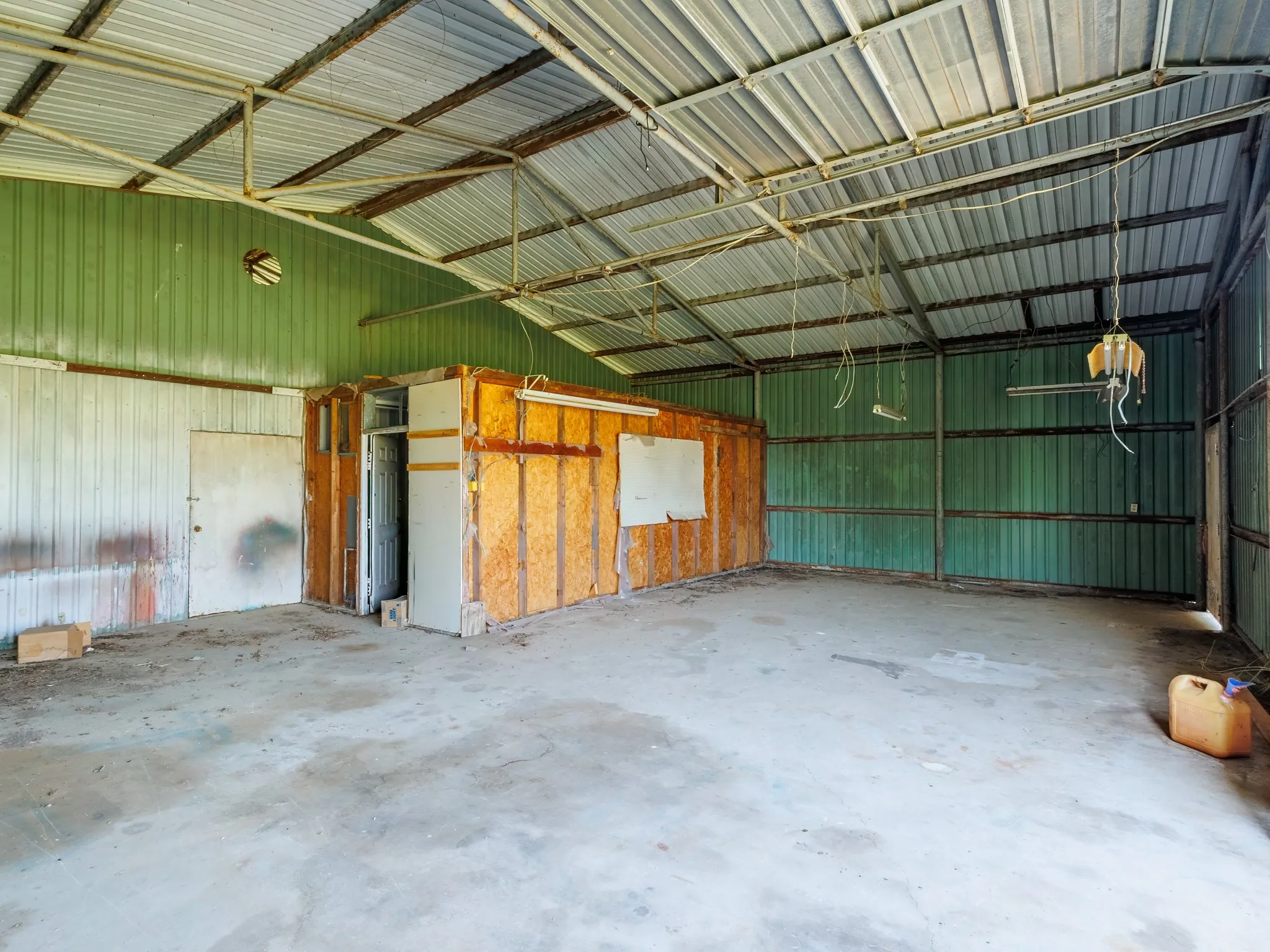 Mobile Home For Sale in Brown County , 13601 Highway 377 S, Brookesmith, Texas 76827, 3 Bedrooms, 2 Bathrooms, Garage spaces, 2,400 Sqft, built in 0, Price $430,000, mls#21295754, Real Estate Agent in Brookesmith, Homes For Sale in Brown county, Homes For Sale in Brookesmith, Realtor in Brookesmith Texas, Real Estate Brokerage Independent Realty Texas, Luminita Cordes Realtor