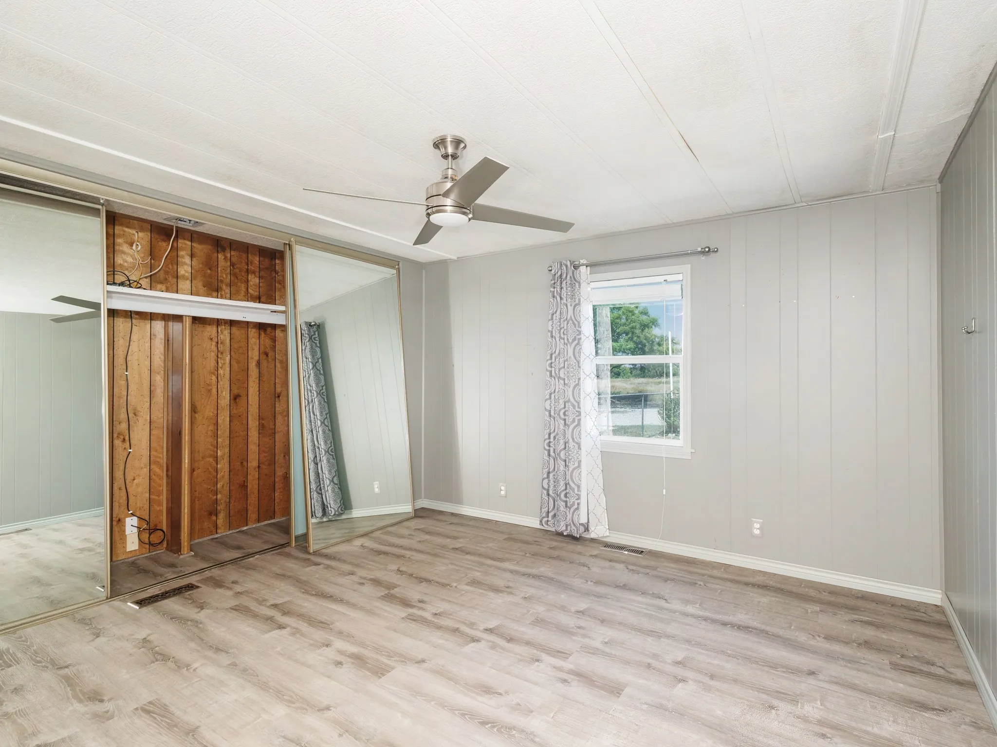 Mobile Home For Sale in Brown County , 13601 Highway 377 S, Brookesmith, Texas 76827, 3 Bedrooms, 2 Bathrooms, Garage spaces, 2,400 Sqft, built in 0, Price $430,000, mls#21295754, Real Estate Agent in Brookesmith, Homes For Sale in Brown county, Homes For Sale in Brookesmith, Realtor in Brookesmith Texas, Real Estate Brokerage Independent Realty Texas, Luminita Cordes Realtor