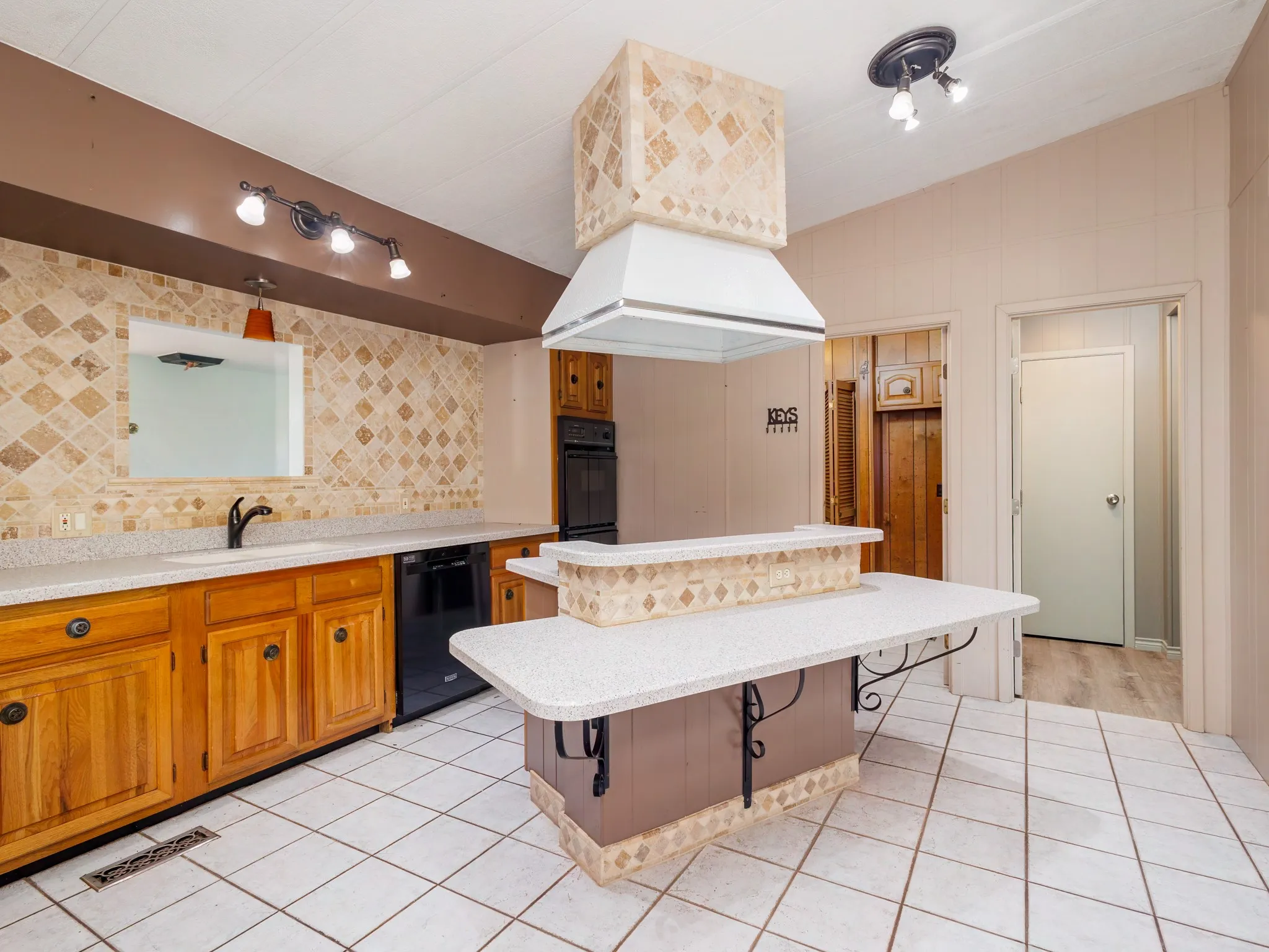 Mobile Home For Sale in Brown County , 13601 Highway 377 S, Brookesmith, Texas 76827, 3 Bedrooms, 2 Bathrooms, Garage spaces, 2,400 Sqft, built in 0, Price $430,000, mls#21295754, Real Estate Agent in Brookesmith, Homes For Sale in Brown county, Homes For Sale in Brookesmith, Realtor in Brookesmith Texas, Real Estate Brokerage Independent Realty Texas, Luminita Cordes Realtor