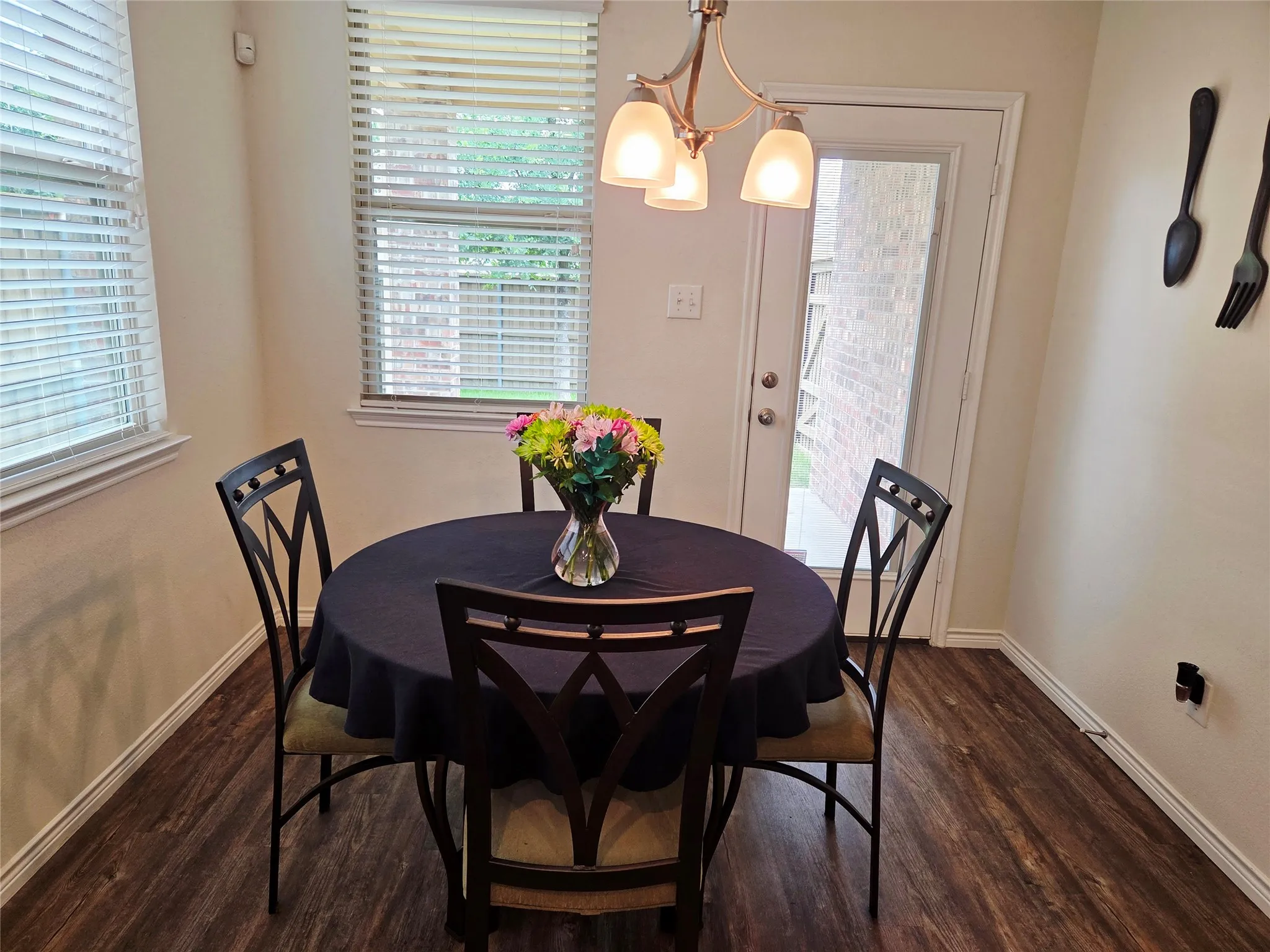 Single Family Residence For Sale in Denton County , 2453 Larimar Drive, Little Elm, Texas 76227, 3 Bedroom, 2 Bathroom, 2 Garage spaces, 1,523 Sqft, built in 2018, mls#21314536, Real Estate Agent in Little Elm, Homes For Sale in Denton county, Homes For Sale in Little Elm, Realtor in Little Elm Texas, Real Estate Brokerage Independent Realty Texas, Luminita Cordes Realtor
