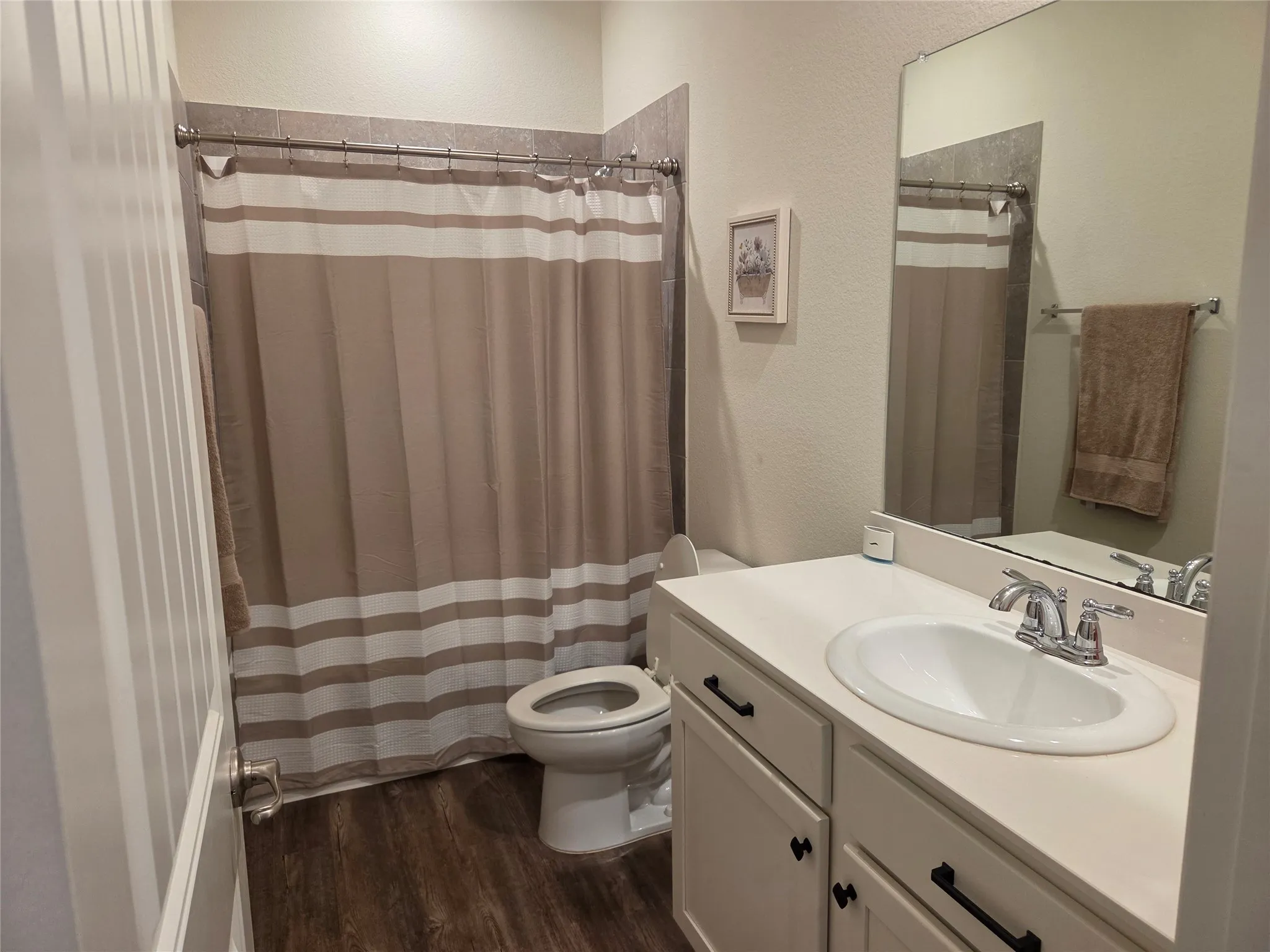 Guest Bath.
