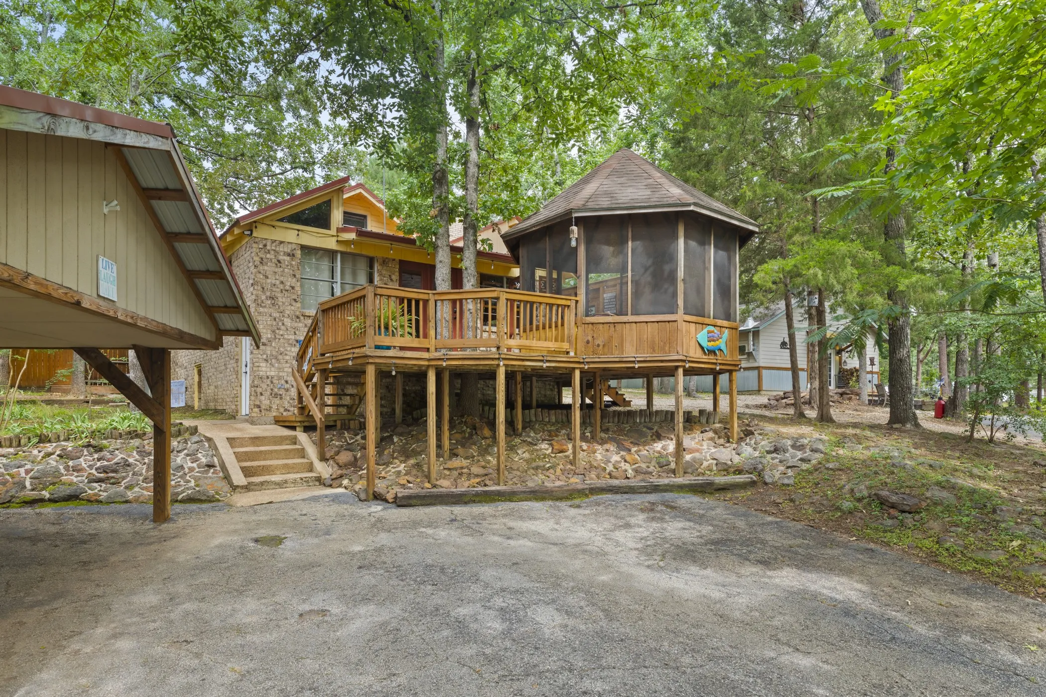Single Family Residence For Sale in Wood County , 1443 County Road 3440, Hawkins, Texas 75765, 2 Bedroom, 3 Bathroom, 4 Garage spaces, 1,275 Sqft, built in 1975, mls#21314537, Real Estate Agent in Hawkins, Homes For Sale in Wood county, Homes For Sale in Hawkins, Realtor in Hawkins Texas, Real Estate Brokerage Independent Realty Texas, Luminita Cordes Realtor
