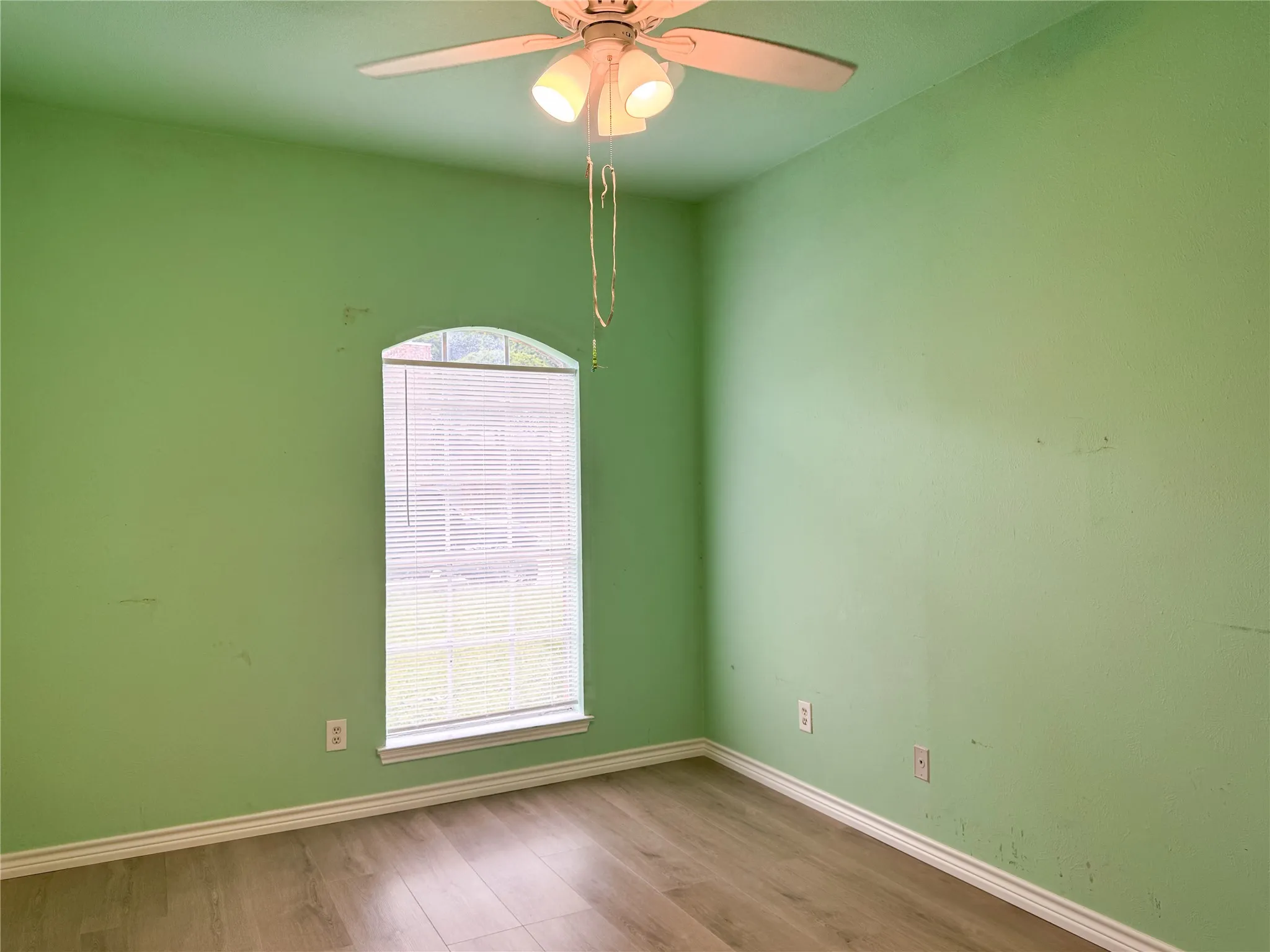 Single Family Residence For Sale in Tarrant County , 2327 Summer Place Drive, Arlington, Texas 76014, 2 Bedroom, 2 Bathroom, Garage spaces, 1,111 Sqft, built in 1985, mls#21307880, Real Estate Agent in Arlington, Homes For Sale in Tarrant county, Homes For Sale in Arlington, Realtor in Arlington Texas, Real Estate Brokerage Independent Realty Texas, Luminita Cordes Realtor