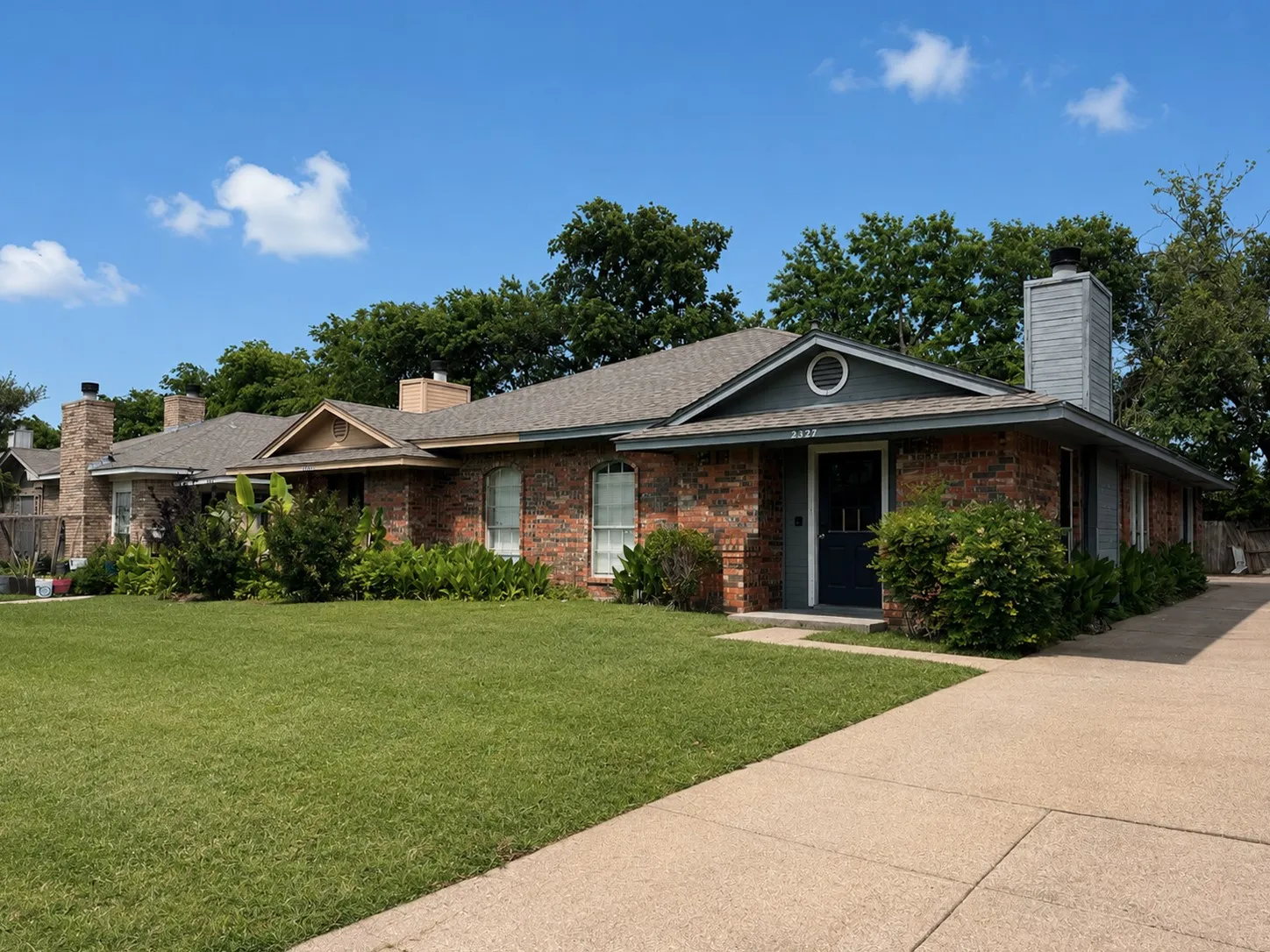 Single Family Residence For Sale in Tarrant County , 2327 Summer Place Drive, Arlington, Texas 76014, 2 Bedroom, 2 Bathroom, Garage spaces, 1,111 Sqft, built in 1985, mls#21307880, Real Estate Agent in Arlington, Homes For Sale in Tarrant county, Homes For Sale in Arlington, Realtor in Arlington Texas, Real Estate Brokerage Independent Realty Texas, Luminita Cordes Realtor