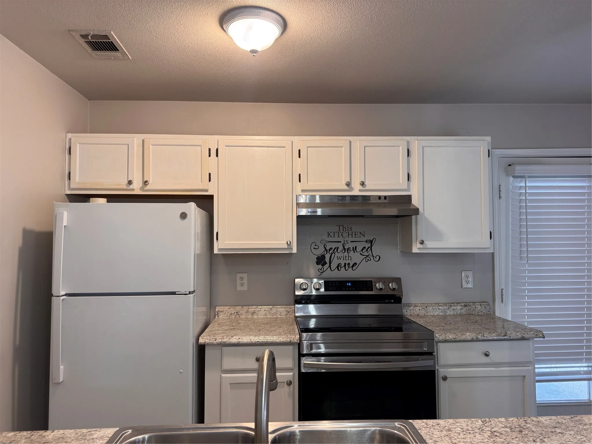 Single Family Residence For Sale in Tarrant County , 2327 Summer Place Drive, Arlington, Texas 76014, 2 Bedroom, 2 Bathroom, Garage spaces, 1,111 Sqft, built in 1985, mls#21307880, Real Estate Agent in Arlington, Homes For Sale in Tarrant county, Homes For Sale in Arlington, Realtor in Arlington Texas, Real Estate Brokerage Independent Realty Texas, Luminita Cordes Realtor