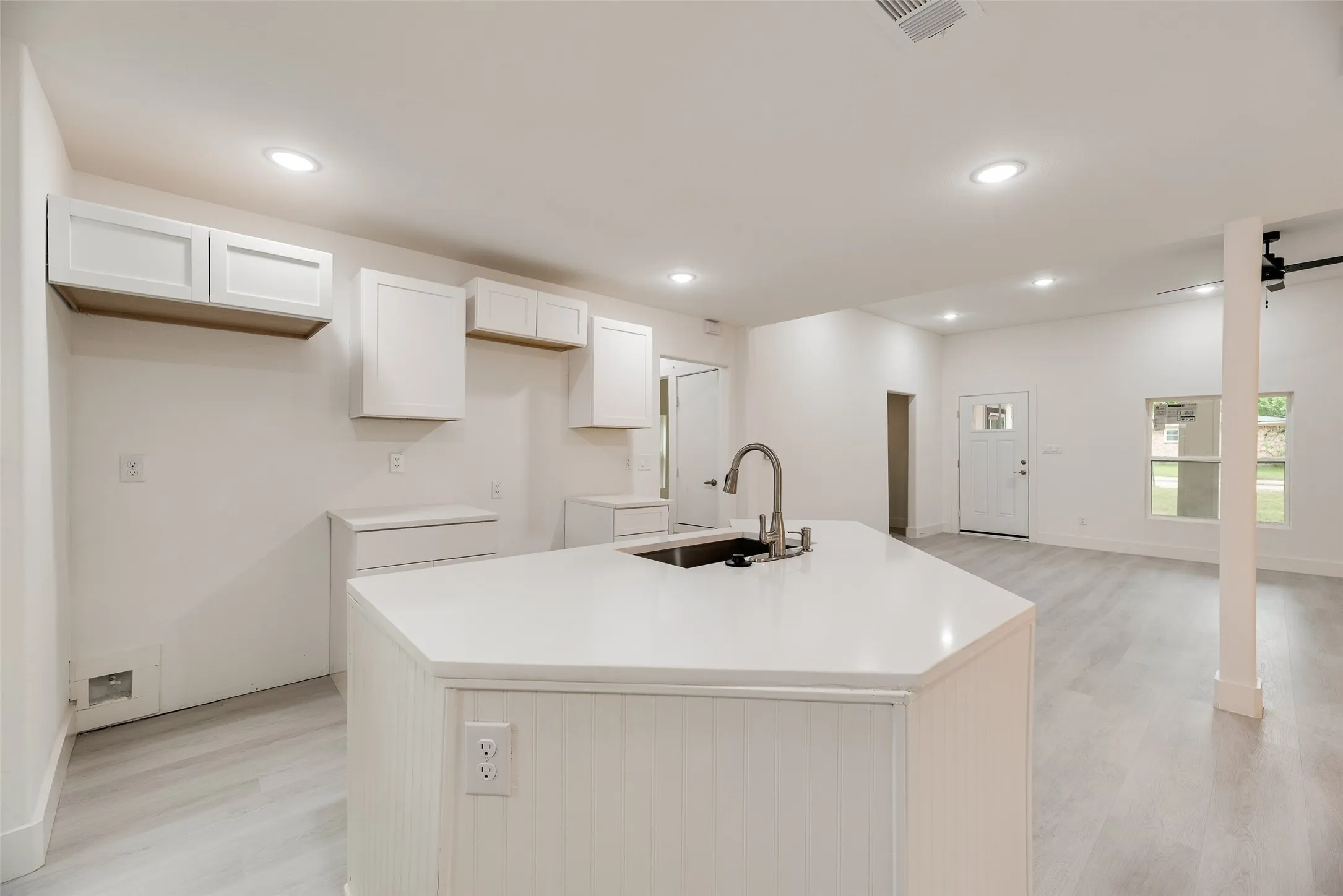 Single Family Residence For Sale in Dallas County , 302 Newsom Road, Mesquite, Texas 75149, 4 Bedroom, 2 Bathroom, Garage spaces, 1,919 Sqft, built in 1920, mls#21314220, Real Estate Agent in Mesquite, Homes For Sale in Dallas county, Homes For Sale in Mesquite, Realtor in Mesquite Texas, Real Estate Brokerage Independent Realty Texas, Luminita Cordes Realtor