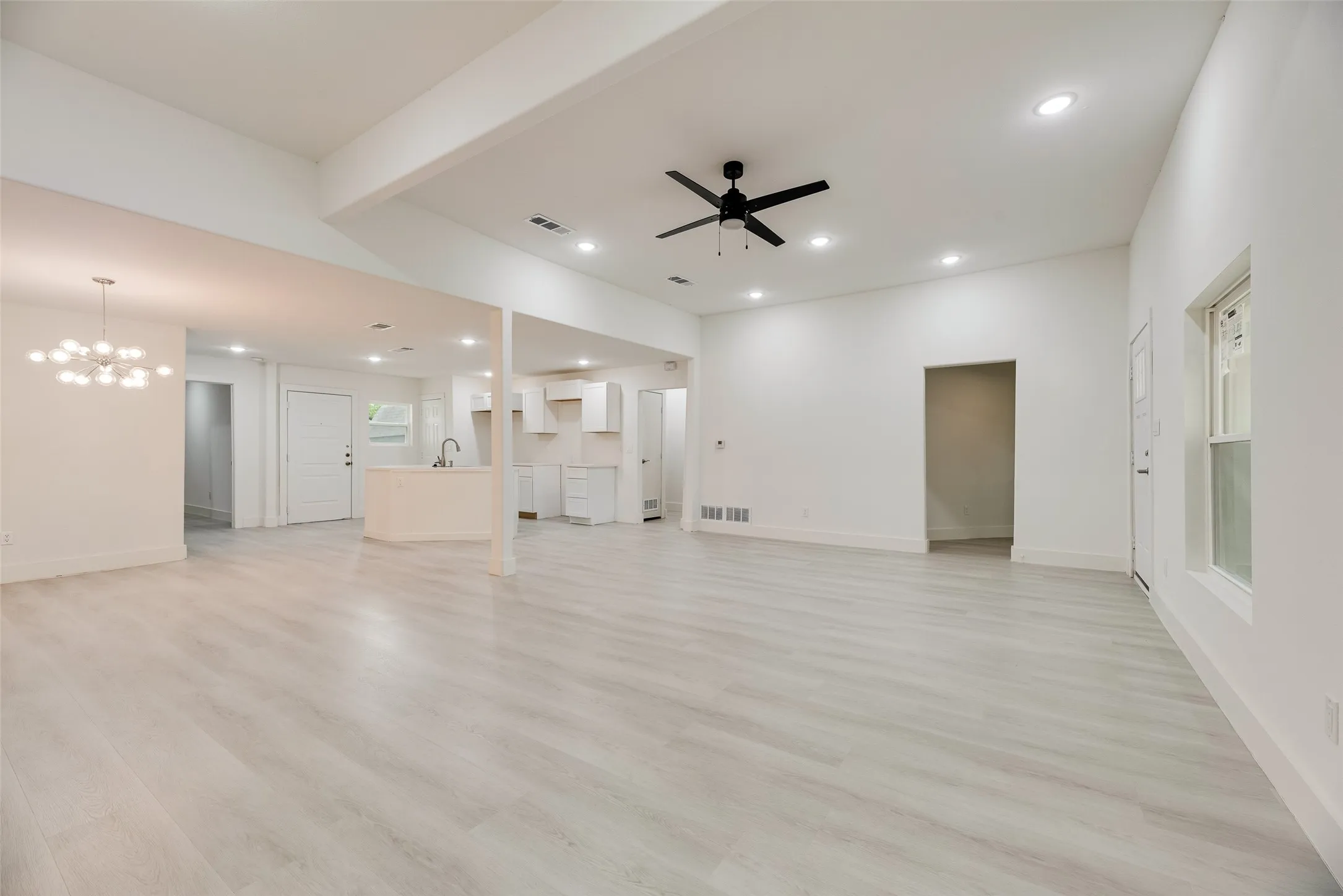 Single Family Residence For Sale in Dallas County , 302 Newsom Road, Mesquite, Texas 75149, 4 Bedroom, 2 Bathroom, Garage spaces, 1,919 Sqft, built in 1920, mls#21314220, Real Estate Agent in Mesquite, Homes For Sale in Dallas county, Homes For Sale in Mesquite, Realtor in Mesquite Texas, Real Estate Brokerage Independent Realty Texas, Luminita Cordes Realtor