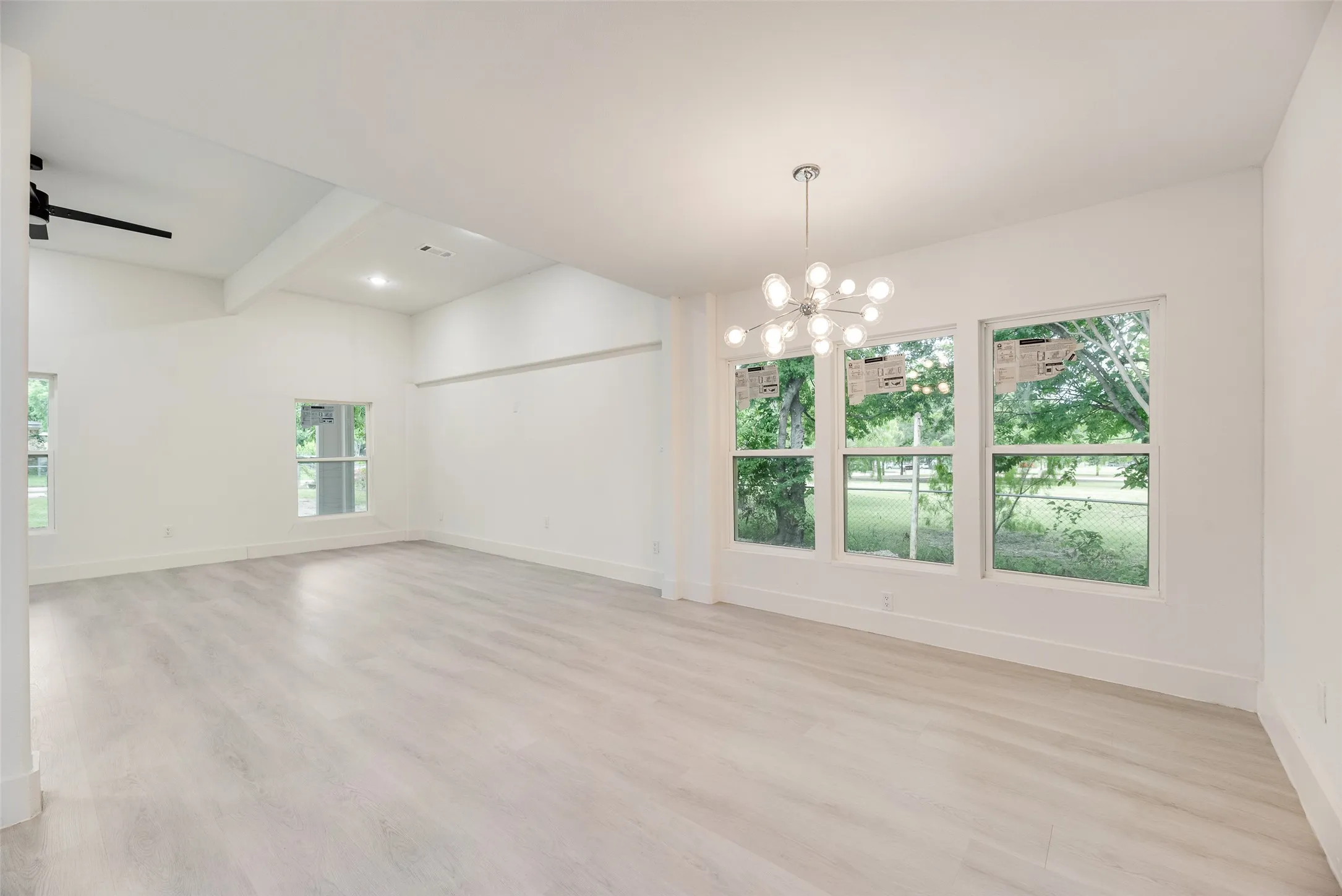 Single Family Residence For Sale in Dallas County , 302 Newsom Road, Mesquite, Texas 75149, 4 Bedroom, 2 Bathroom, Garage spaces, 1,919 Sqft, built in 1920, mls#21314220, Real Estate Agent in Mesquite, Homes For Sale in Dallas county, Homes For Sale in Mesquite, Realtor in Mesquite Texas, Real Estate Brokerage Independent Realty Texas, Luminita Cordes Realtor