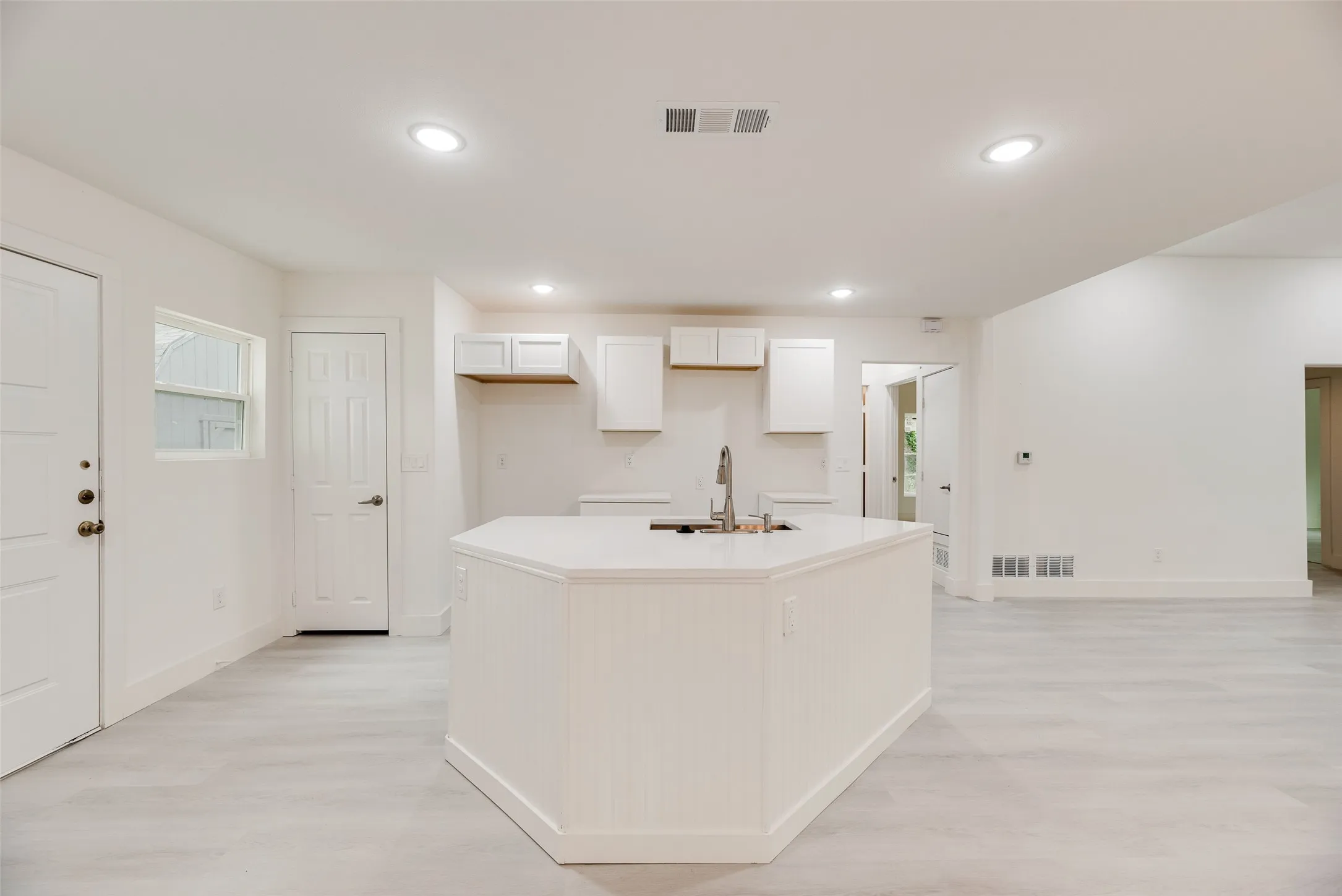 Single Family Residence For Sale in Dallas County , 302 Newsom Road, Mesquite, Texas 75149, 4 Bedroom, 2 Bathroom, Garage spaces, 1,919 Sqft, built in 1920, mls#21314220, Real Estate Agent in Mesquite, Homes For Sale in Dallas county, Homes For Sale in Mesquite, Realtor in Mesquite Texas, Real Estate Brokerage Independent Realty Texas, Luminita Cordes Realtor
