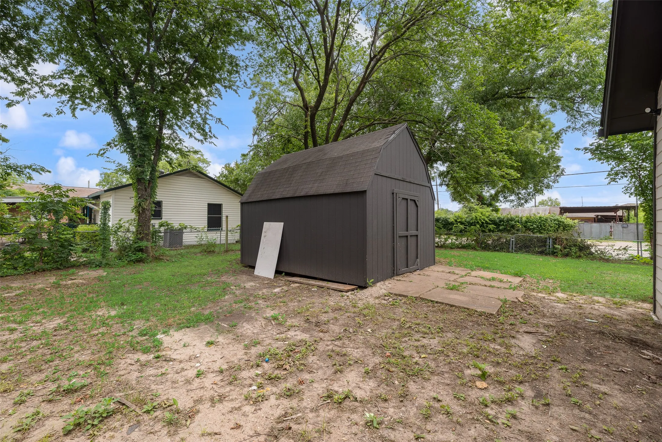 Single Family Residence For Sale in Dallas County , 302 Newsom Road, Mesquite, Texas 75149, 4 Bedroom, 2 Bathroom, Garage spaces, 1,919 Sqft, built in 1920, mls#21314220, Real Estate Agent in Mesquite, Homes For Sale in Dallas county, Homes For Sale in Mesquite, Realtor in Mesquite Texas, Real Estate Brokerage Independent Realty Texas, Luminita Cordes Realtor