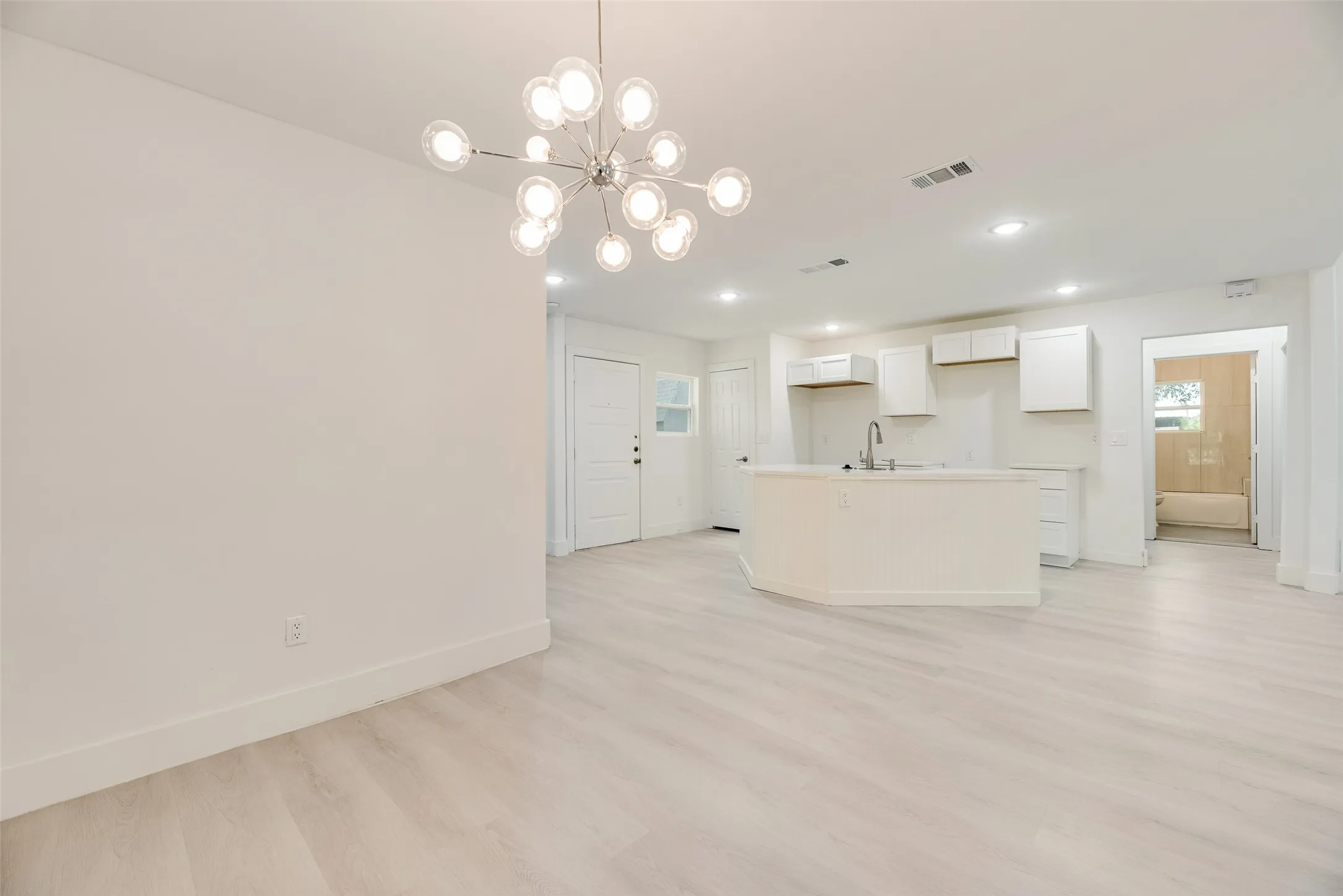 Single Family Residence For Sale in Dallas County , 302 Newsom Road, Mesquite, Texas 75149, 4 Bedroom, 2 Bathroom, Garage spaces, 1,919 Sqft, built in 1920, mls#21314220, Real Estate Agent in Mesquite, Homes For Sale in Dallas county, Homes For Sale in Mesquite, Realtor in Mesquite Texas, Real Estate Brokerage Independent Realty Texas, Luminita Cordes Realtor