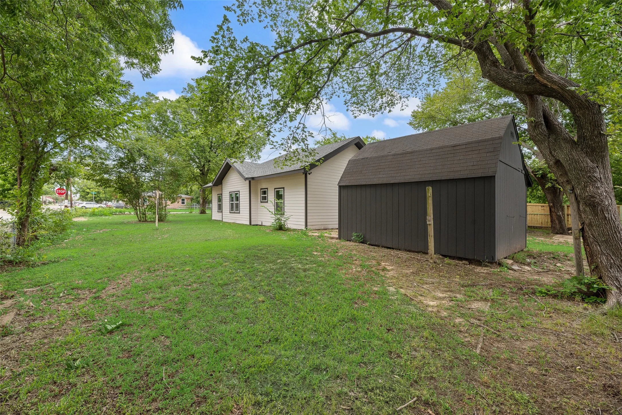 Single Family Residence For Sale in Dallas County , 302 Newsom Road, Mesquite, Texas 75149, 4 Bedroom, 2 Bathroom, Garage spaces, 1,919 Sqft, built in 1920, mls#21314220, Real Estate Agent in Mesquite, Homes For Sale in Dallas county, Homes For Sale in Mesquite, Realtor in Mesquite Texas, Real Estate Brokerage Independent Realty Texas, Luminita Cordes Realtor