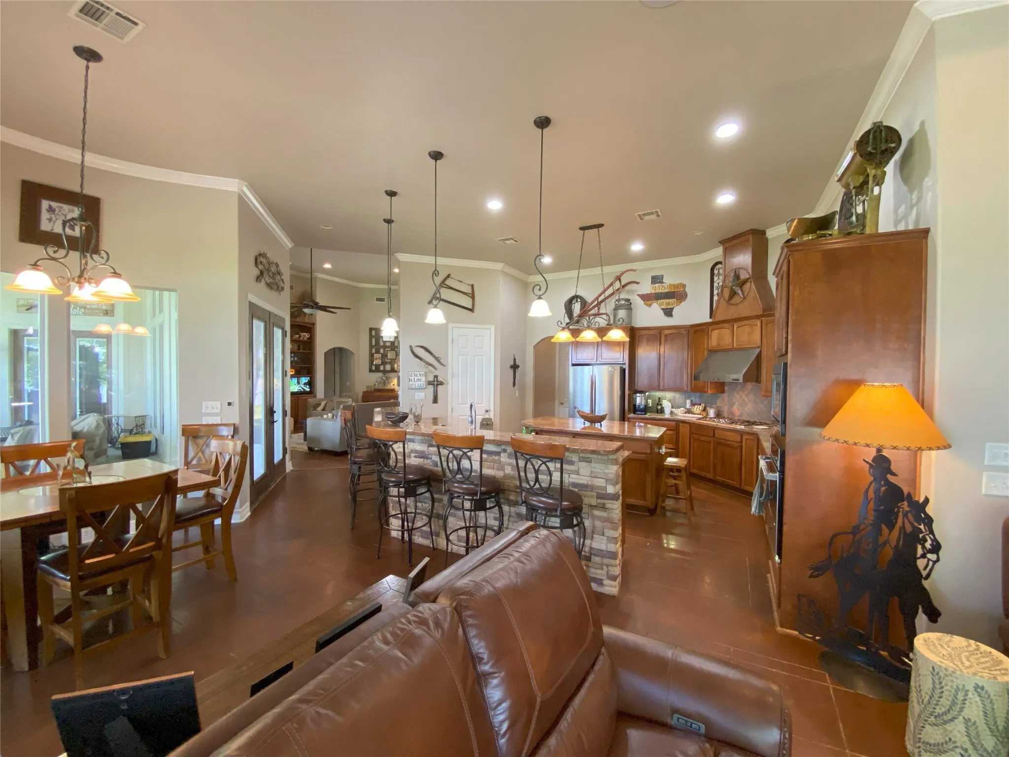 Single Family Residence For Sale in Limestone County , 405 Lcr 737, Thornton, Texas 76687, 3 Bedroom, 4 Bathroom, 2 Garage spaces, 3,237 Sqft, built in 2009, mls#21313571, Real Estate Agent in Thornton, Homes For Sale in Limestone county, Homes For Sale in Thornton, Realtor in Thornton Texas, Real Estate Brokerage Independent Realty Texas, Luminita Cordes Realtor