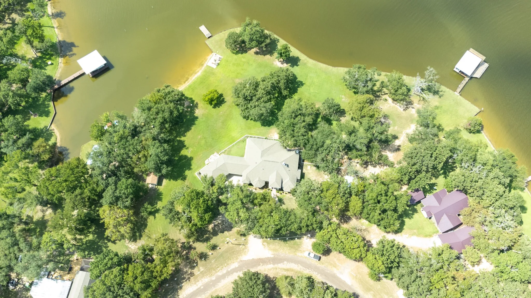 Single Family Residence For Sale in Limestone County , 405 Lcr 737, Thornton, Texas 76687, 3 Bedroom, 4 Bathroom, 2 Garage spaces, 3,237 Sqft, built in 2009, mls#21313571, Real Estate Agent in Thornton, Homes For Sale in Limestone county, Homes For Sale in Thornton, Realtor in Thornton Texas, Real Estate Brokerage Independent Realty Texas, Luminita Cordes Realtor