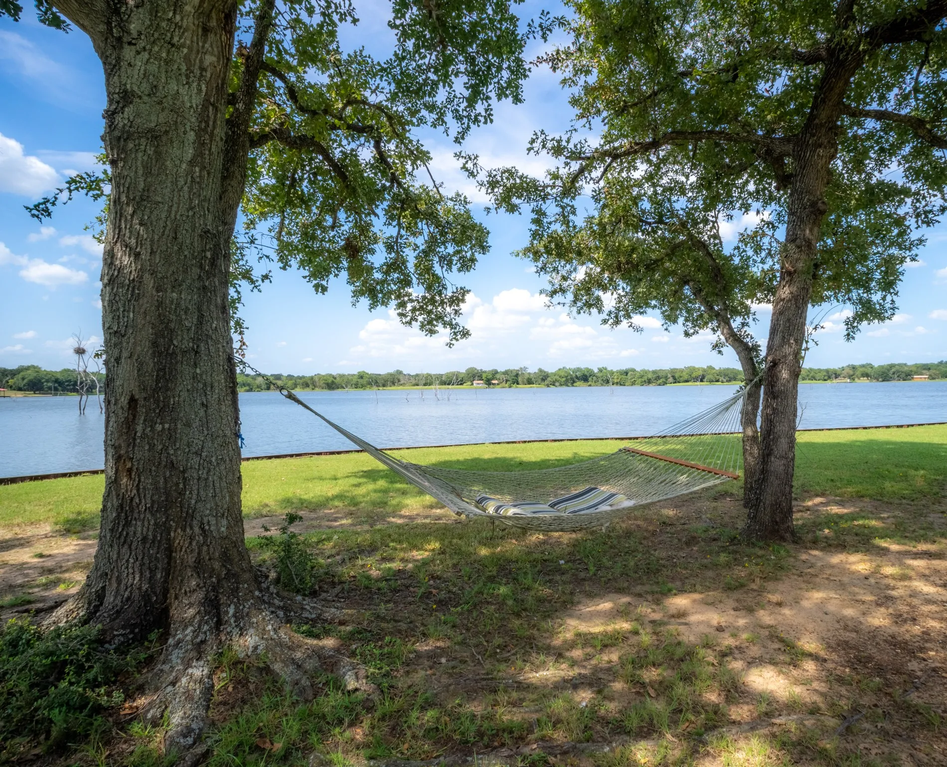 Single Family Residence For Sale in Limestone County , 405 Lcr 737, Thornton, Texas 76687, 3 Bedroom, 4 Bathroom, 2 Garage spaces, 3,237 Sqft, built in 2009, mls#21313571, Real Estate Agent in Thornton, Homes For Sale in Limestone county, Homes For Sale in Thornton, Realtor in Thornton Texas, Real Estate Brokerage Independent Realty Texas, Luminita Cordes Realtor