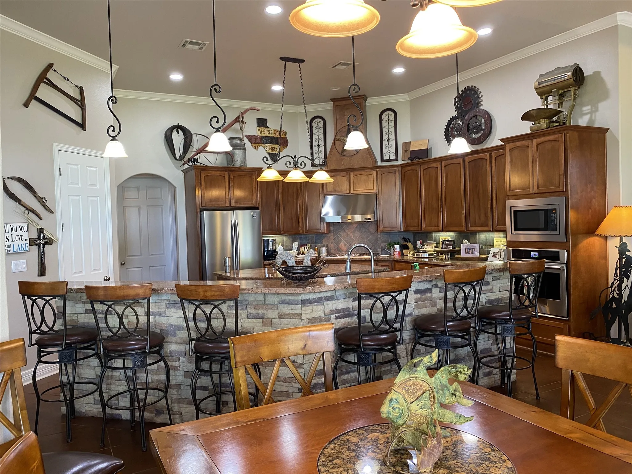 Single Family Residence For Sale in Limestone County , 405 Lcr 737, Thornton, Texas 76687, 3 Bedroom, 4 Bathroom, 2 Garage spaces, 3,237 Sqft, built in 2009, mls#21313571, Real Estate Agent in Thornton, Homes For Sale in Limestone county, Homes For Sale in Thornton, Realtor in Thornton Texas, Real Estate Brokerage Independent Realty Texas, Luminita Cordes Realtor
