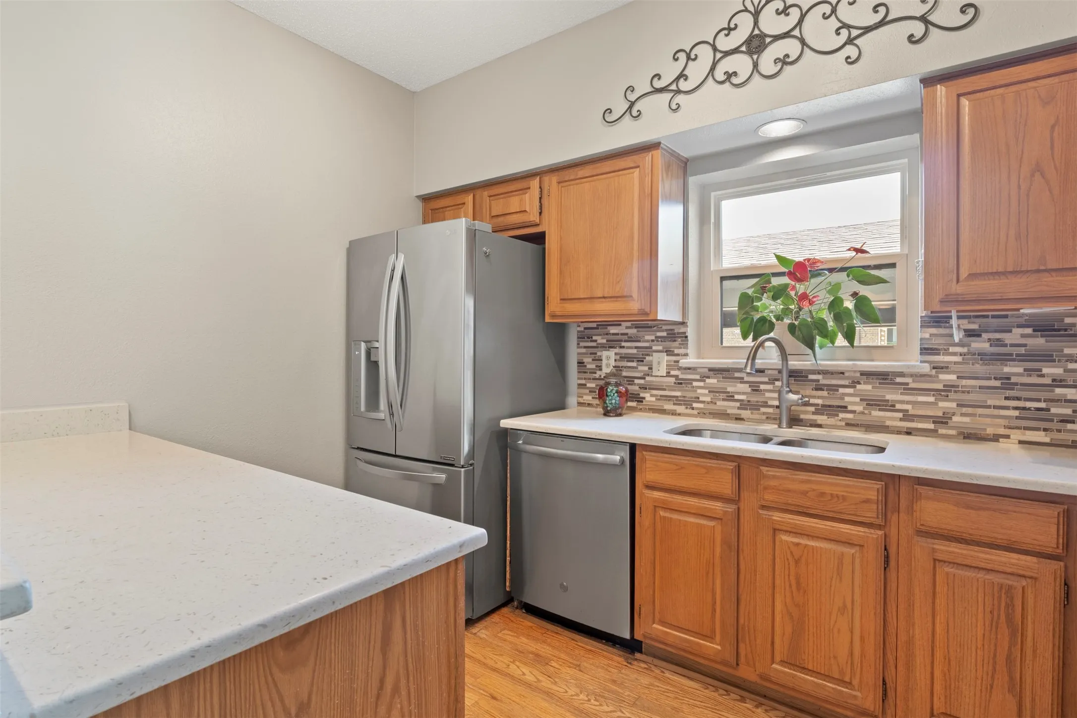 Condominium For Sale in Collin County , 5859 Frankford Road 1101, Dallas, Texas 75252, 2 Bedroom, 2 Bathroom, Garage spaces, 1,124 Sqft, built in 1985, mls#21296422, Real Estate Agent in Dallas, Homes For Sale in Collin county, Homes For Sale in Dallas, Realtor in Dallas Texas, Real Estate Brokerage Independent Realty Texas, Luminita Cordes Realtor