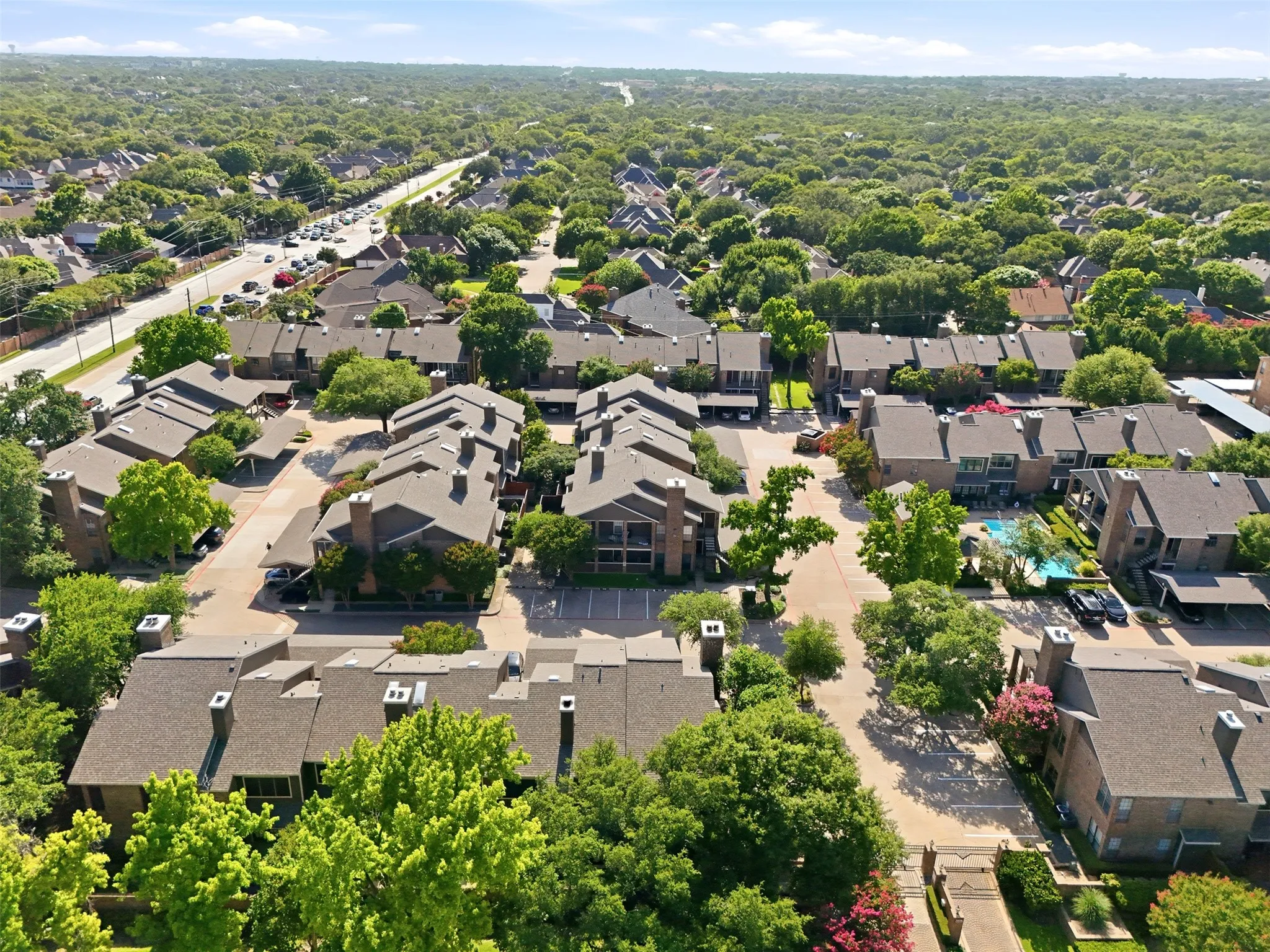 Condominium For Sale in Collin County , 5859 Frankford Road 1101, Dallas, Texas 75252, 2 Bedroom, 2 Bathroom, Garage spaces, 1,124 Sqft, built in 1985, mls#21296422, Real Estate Agent in Dallas, Homes For Sale in Collin county, Homes For Sale in Dallas, Realtor in Dallas Texas, Real Estate Brokerage Independent Realty Texas, Luminita Cordes Realtor
