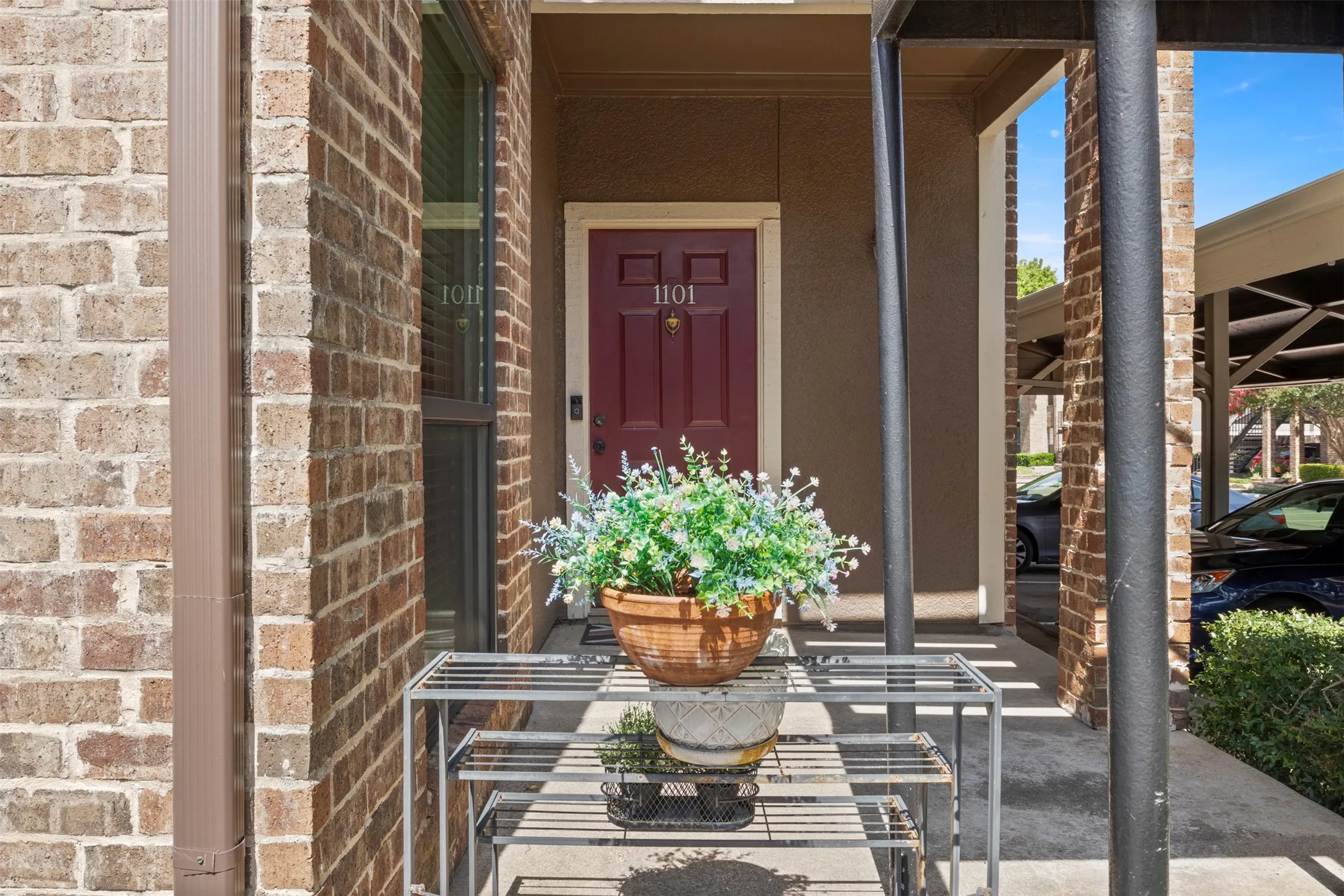 Condominium For Sale in Collin County , 5859 Frankford Road 1101, Dallas, Texas 75252, 2 Bedroom, 2 Bathroom, Garage spaces, 1,124 Sqft, built in 1985, mls#21296422, Real Estate Agent in Dallas, Homes For Sale in Collin county, Homes For Sale in Dallas, Realtor in Dallas Texas, Real Estate Brokerage Independent Realty Texas, Luminita Cordes Realtor