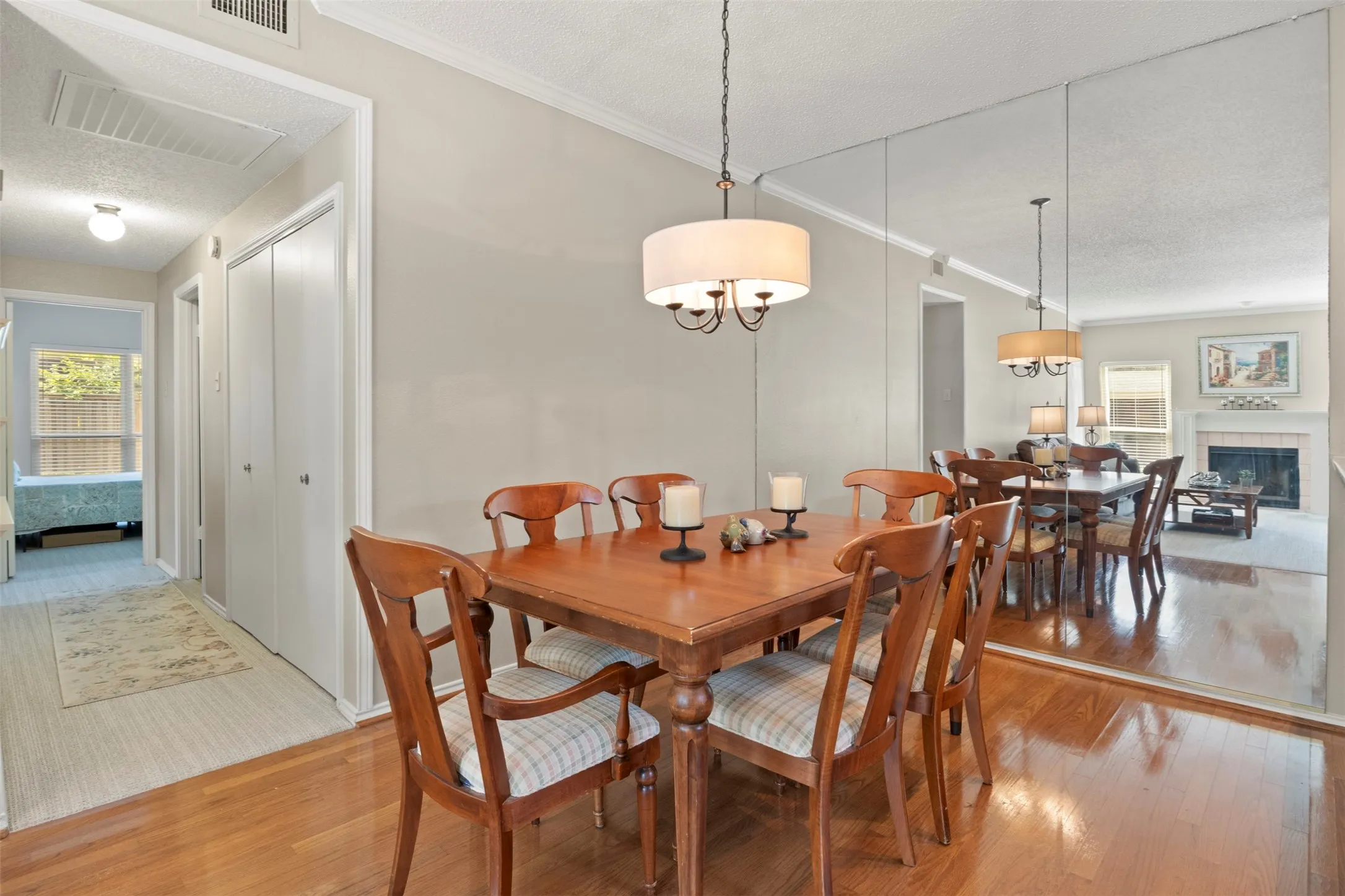 Condominium For Sale in Collin County , 5859 Frankford Road 1101, Dallas, Texas 75252, 2 Bedroom, 2 Bathroom, Garage spaces, 1,124 Sqft, built in 1985, mls#21296422, Real Estate Agent in Dallas, Homes For Sale in Collin county, Homes For Sale in Dallas, Realtor in Dallas Texas, Real Estate Brokerage Independent Realty Texas, Luminita Cordes Realtor