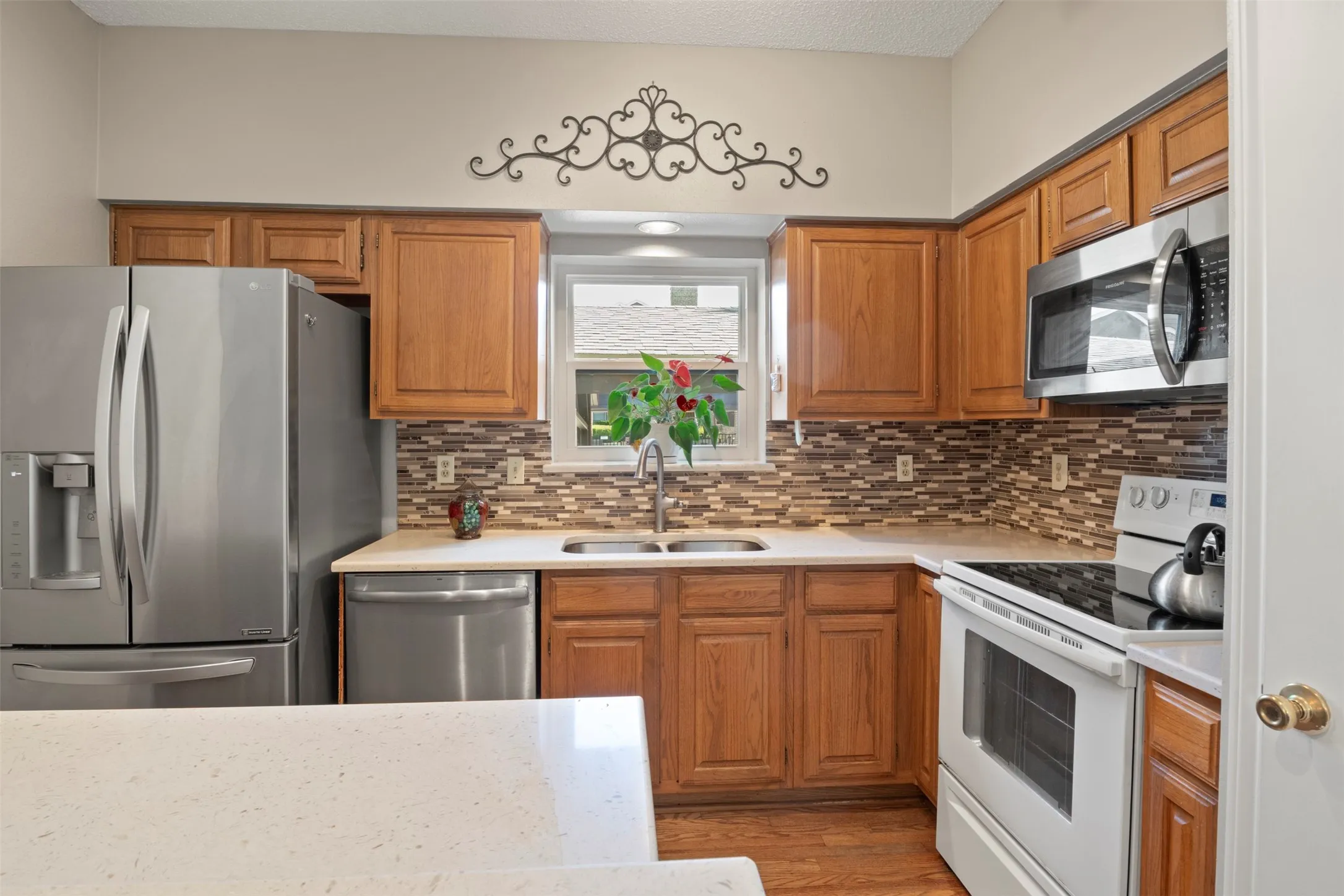Condominium For Sale in Collin County , 5859 Frankford Road 1101, Dallas, Texas 75252, 2 Bedroom, 2 Bathroom, Garage spaces, 1,124 Sqft, built in 1985, mls#21296422, Real Estate Agent in Dallas, Homes For Sale in Collin county, Homes For Sale in Dallas, Realtor in Dallas Texas, Real Estate Brokerage Independent Realty Texas, Luminita Cordes Realtor