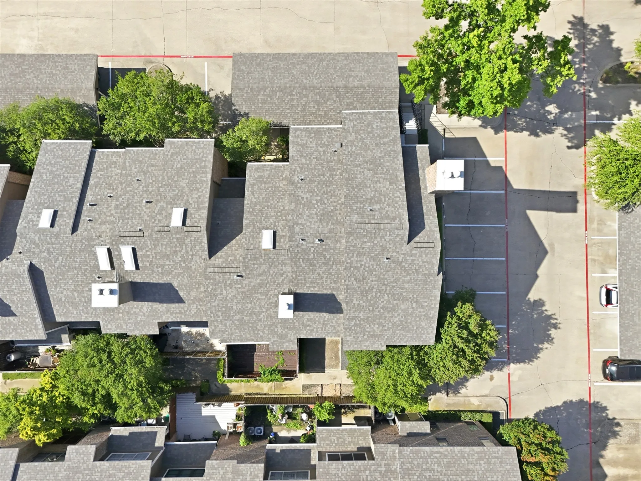 Condominium For Sale in Collin County , 5859 Frankford Road 1101, Dallas, Texas 75252, 2 Bedroom, 2 Bathroom, Garage spaces, 1,124 Sqft, built in 1985, mls#21296422, Real Estate Agent in Dallas, Homes For Sale in Collin county, Homes For Sale in Dallas, Realtor in Dallas Texas, Real Estate Brokerage Independent Realty Texas, Luminita Cordes Realtor