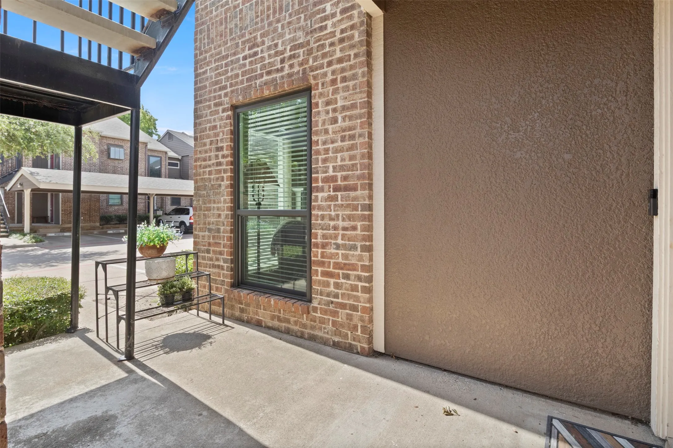 Condominium For Sale in Collin County , 5859 Frankford Road 1101, Dallas, Texas 75252, 2 Bedroom, 2 Bathroom, Garage spaces, 1,124 Sqft, built in 1985, mls#21296422, Real Estate Agent in Dallas, Homes For Sale in Collin county, Homes For Sale in Dallas, Realtor in Dallas Texas, Real Estate Brokerage Independent Realty Texas, Luminita Cordes Realtor
