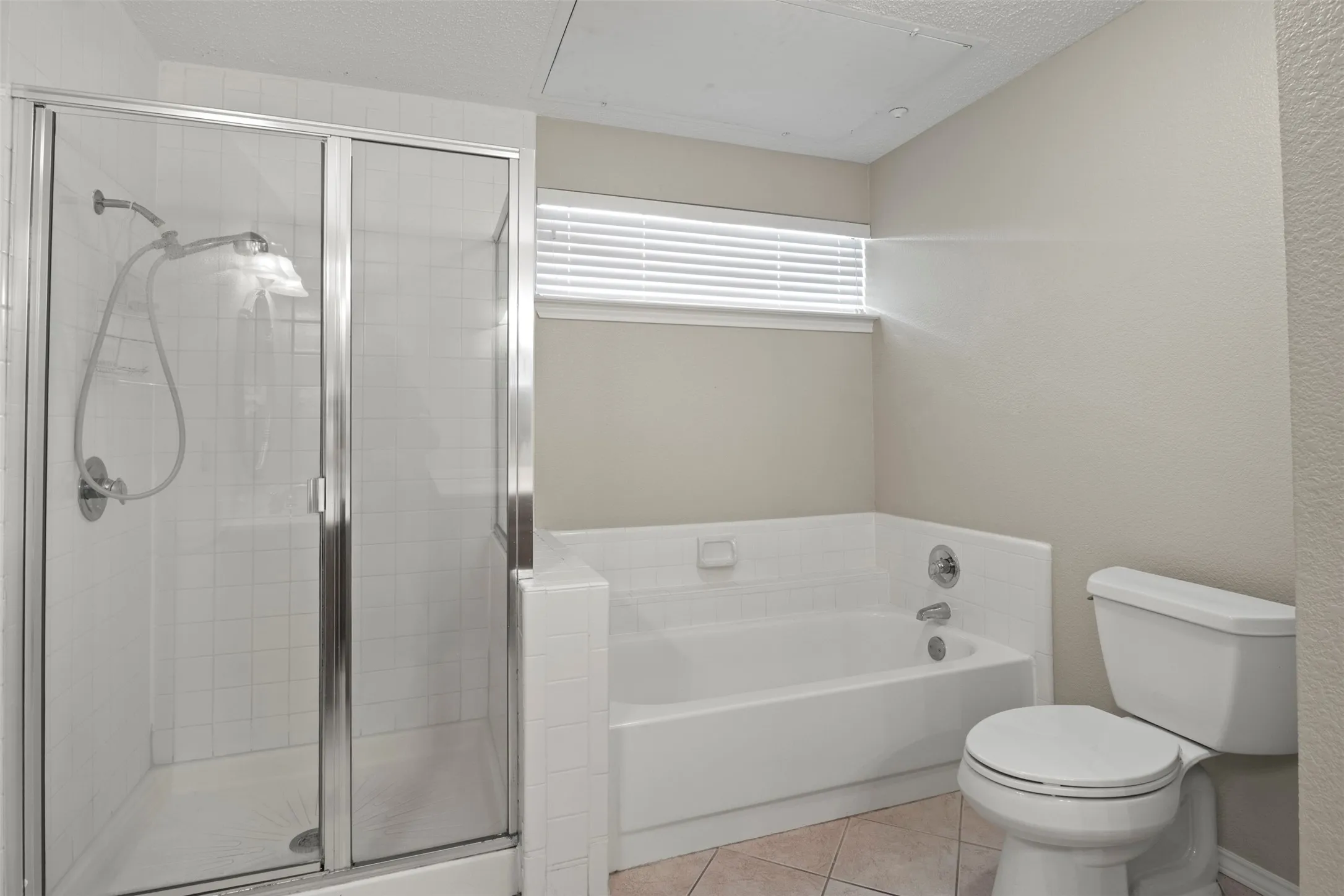 Condominium For Sale in Collin County , 5859 Frankford Road 1101, Dallas, Texas 75252, 2 Bedroom, 2 Bathroom, Garage spaces, 1,124 Sqft, built in 1985, mls#21296422, Real Estate Agent in Dallas, Homes For Sale in Collin county, Homes For Sale in Dallas, Realtor in Dallas Texas, Real Estate Brokerage Independent Realty Texas, Luminita Cordes Realtor