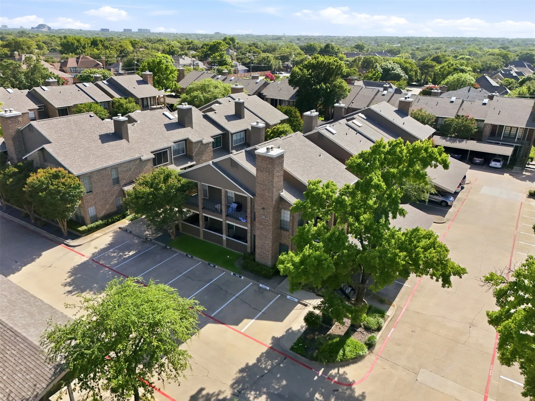 Condominium For Sale in Collin County , 5859 Frankford Road 1101, Dallas, Texas 75252, 2 Bedroom, 2 Bathroom, Garage spaces, 1,124 Sqft, built in 1985, mls#21296422, Real Estate Agent in Dallas, Homes For Sale in Collin county, Homes For Sale in Dallas, Realtor in Dallas Texas, Real Estate Brokerage Independent Realty Texas, Luminita Cordes Realtor