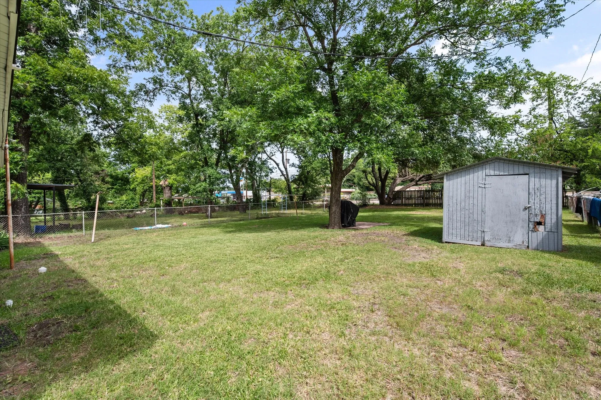 Single Family Residence For Sale in Navarro County , 2909 W Collin Street, Corsicana, Texas 75110, 3 Bedroom, 1 Bathroom, Garage spaces, 1,068 Sqft, built in 1956, mls#21314387, Real Estate Agent in Corsicana, Homes For Sale in Navarro county, Homes For Sale in Corsicana, Realtor in Corsicana Texas, Real Estate Brokerage Independent Realty Texas, Luminita Cordes Realtor