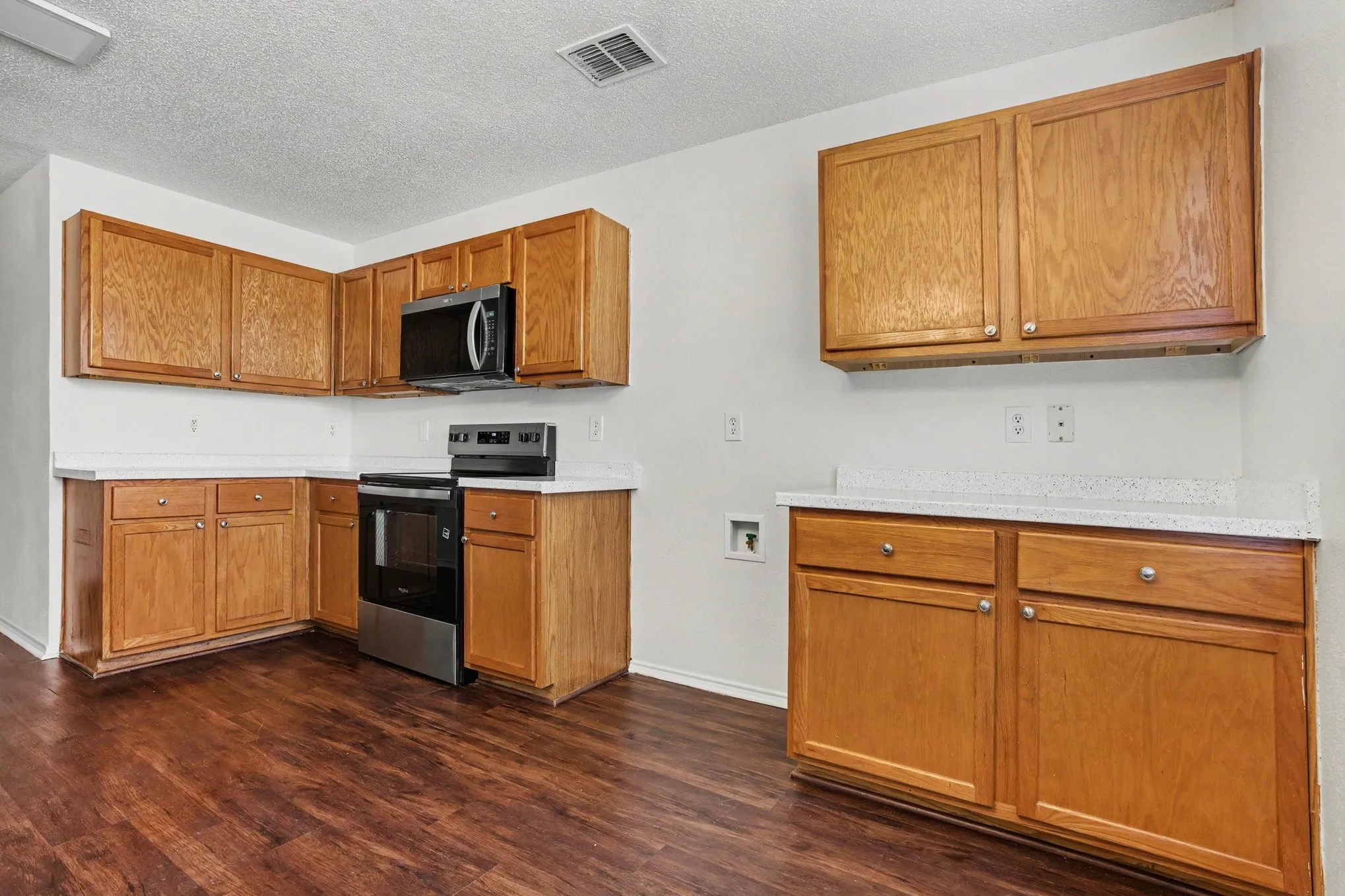 Single Family Residence For Sale in Dallas County , 14847 Canyonridge Drive, Balch Springs, Texas 75180, 4 Bedroom, 3 Bathroom, 2 Garage spaces, 2,609 Sqft, built in 2003, mls#21304350, Real Estate Agent in Balch Springs, Homes For Sale in Dallas county, Homes For Sale in Balch Springs, Realtor in Balch Springs Texas, Real Estate Brokerage Independent Realty Texas, Luminita Cordes Realtor