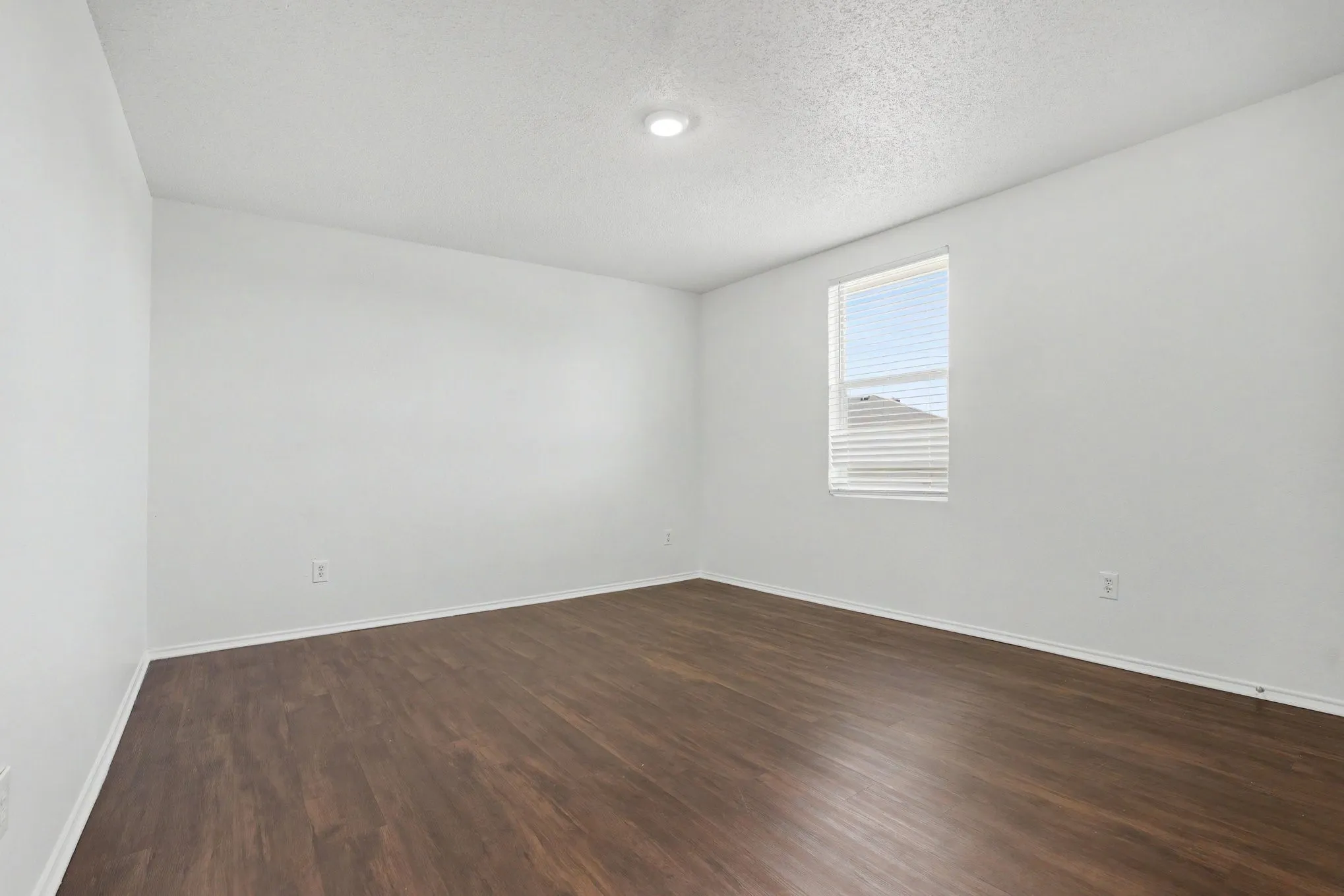 Single Family Residence For Sale in Dallas County , 14847 Canyonridge Drive, Balch Springs, Texas 75180, 4 Bedroom, 3 Bathroom, 2 Garage spaces, 2,609 Sqft, built in 2003, mls#21304350, Real Estate Agent in Balch Springs, Homes For Sale in Dallas county, Homes For Sale in Balch Springs, Realtor in Balch Springs Texas, Real Estate Brokerage Independent Realty Texas, Luminita Cordes Realtor