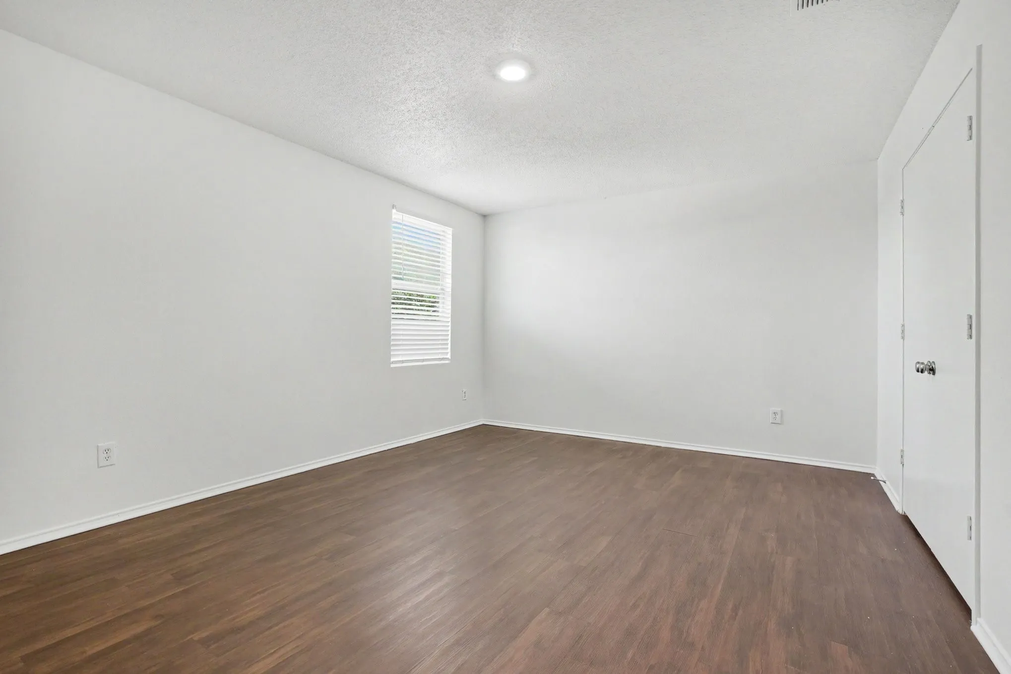 Single Family Residence For Sale in Dallas County , 14847 Canyonridge Drive, Balch Springs, Texas 75180, 4 Bedroom, 3 Bathroom, 2 Garage spaces, 2,609 Sqft, built in 2003, mls#21304350, Real Estate Agent in Balch Springs, Homes For Sale in Dallas county, Homes For Sale in Balch Springs, Realtor in Balch Springs Texas, Real Estate Brokerage Independent Realty Texas, Luminita Cordes Realtor