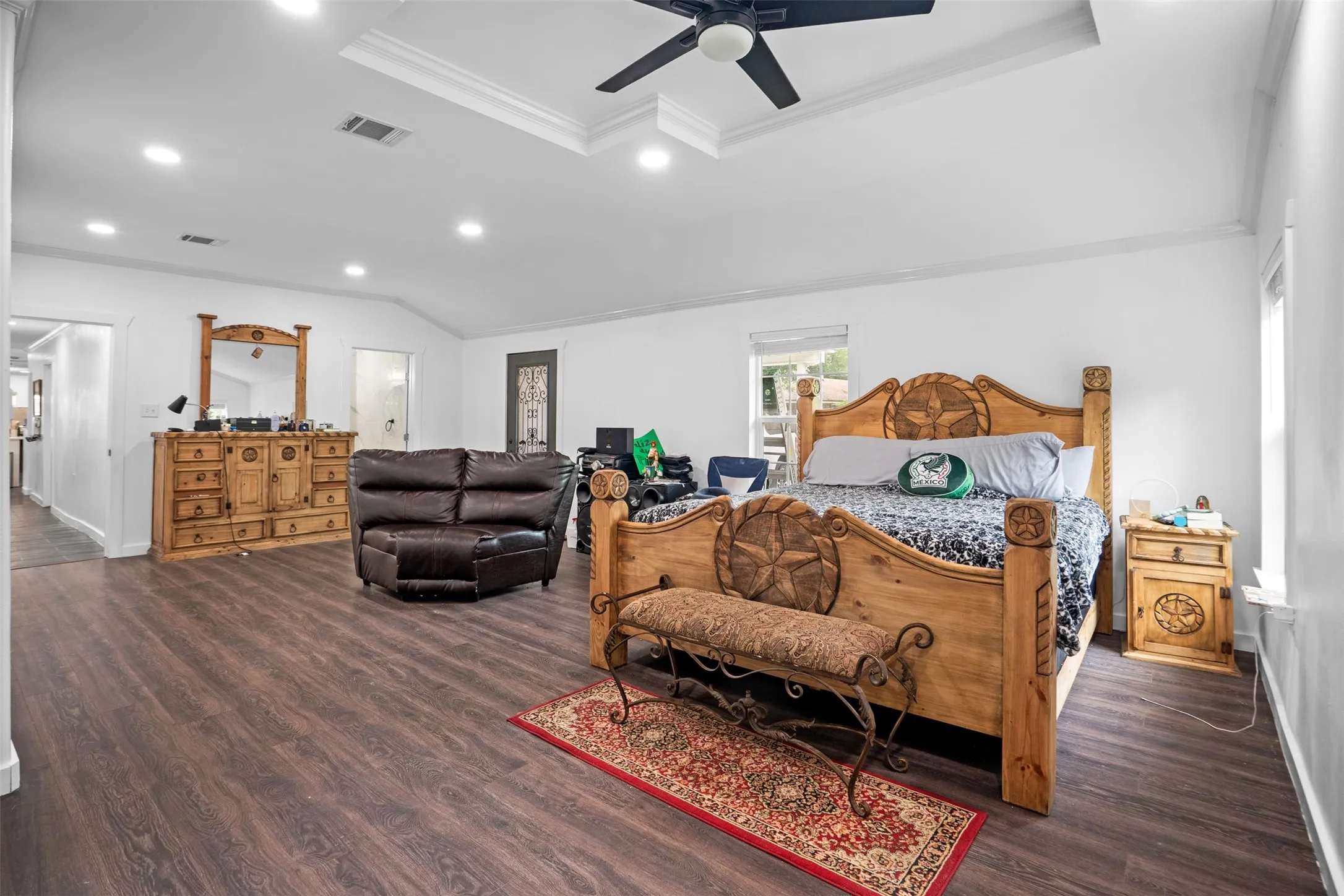 Single Family Residence For Sale in Dallas County , 1112 W Pleasant Run Road, De Soto, Texas 75115, 4 Bedroom, 4 Bathroom, Garage spaces, 2,495 Sqft, built in 1972, mls#21314573, Real Estate Agent in De Soto, Homes For Sale in Dallas county, Homes For Sale in De Soto, Realtor in De Soto Texas, Real Estate Brokerage Independent Realty Texas, Luminita Cordes Realtor