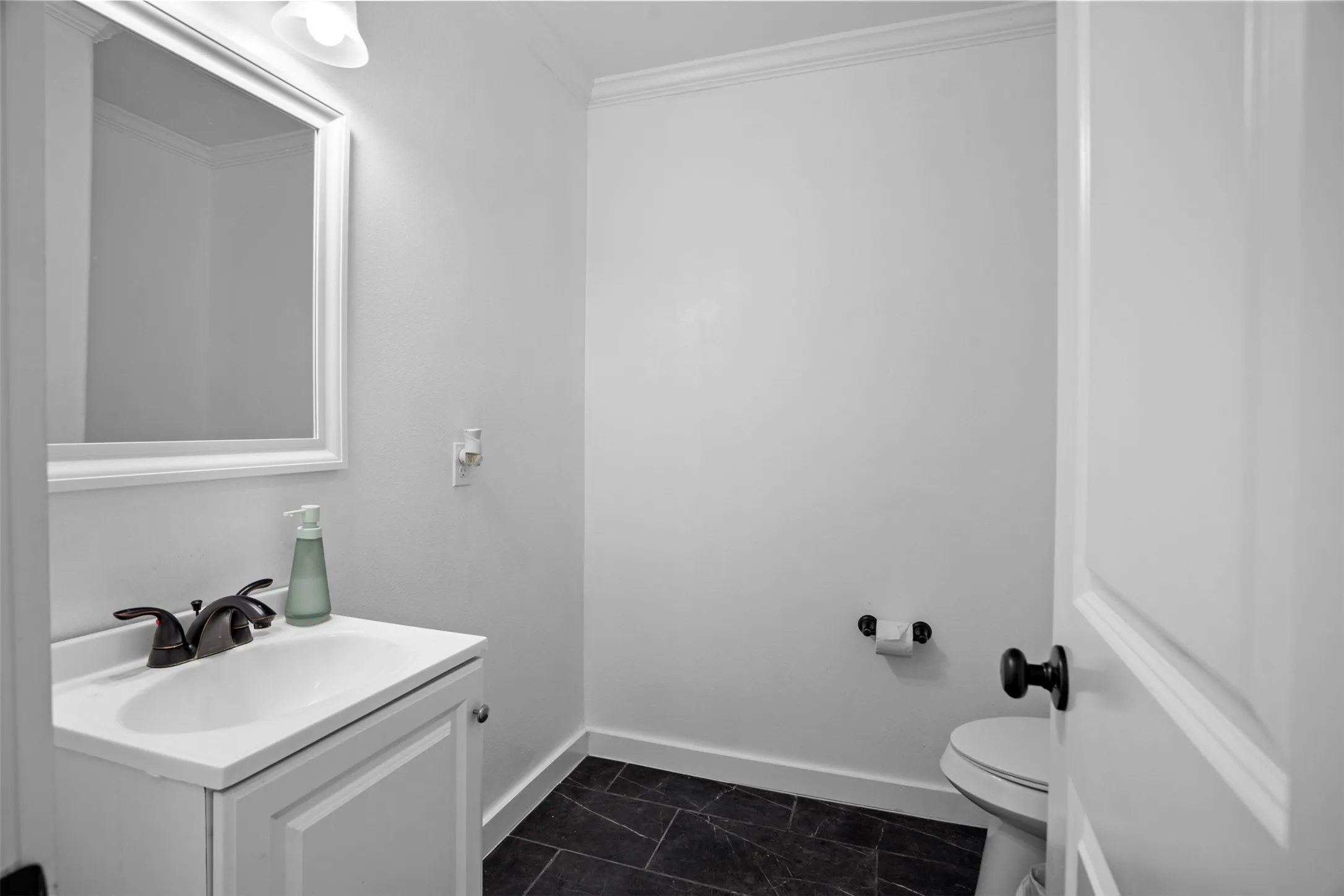 Single Family Residence For Sale in Dallas County , 1112 W Pleasant Run Road, De Soto, Texas 75115, 4 Bedroom, 4 Bathroom, Garage spaces, 2,495 Sqft, built in 1972, mls#21314573, Real Estate Agent in De Soto, Homes For Sale in Dallas county, Homes For Sale in De Soto, Realtor in De Soto Texas, Real Estate Brokerage Independent Realty Texas, Luminita Cordes Realtor