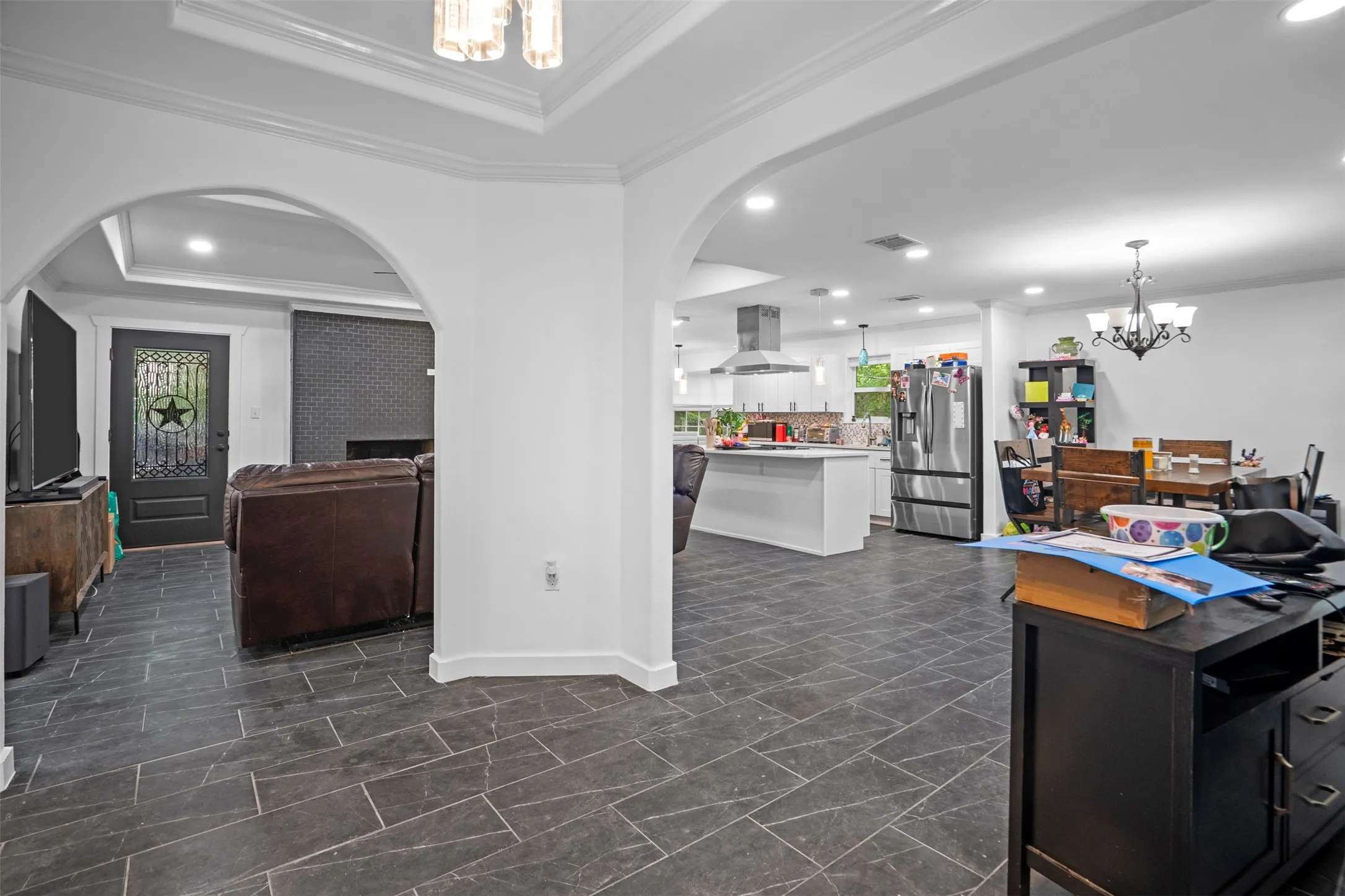 Single Family Residence For Sale in Dallas County , 1112 W Pleasant Run Road, De Soto, Texas 75115, 4 Bedroom, 4 Bathroom, Garage spaces, 2,495 Sqft, built in 1972, mls#21314573, Real Estate Agent in De Soto, Homes For Sale in Dallas county, Homes For Sale in De Soto, Realtor in De Soto Texas, Real Estate Brokerage Independent Realty Texas, Luminita Cordes Realtor