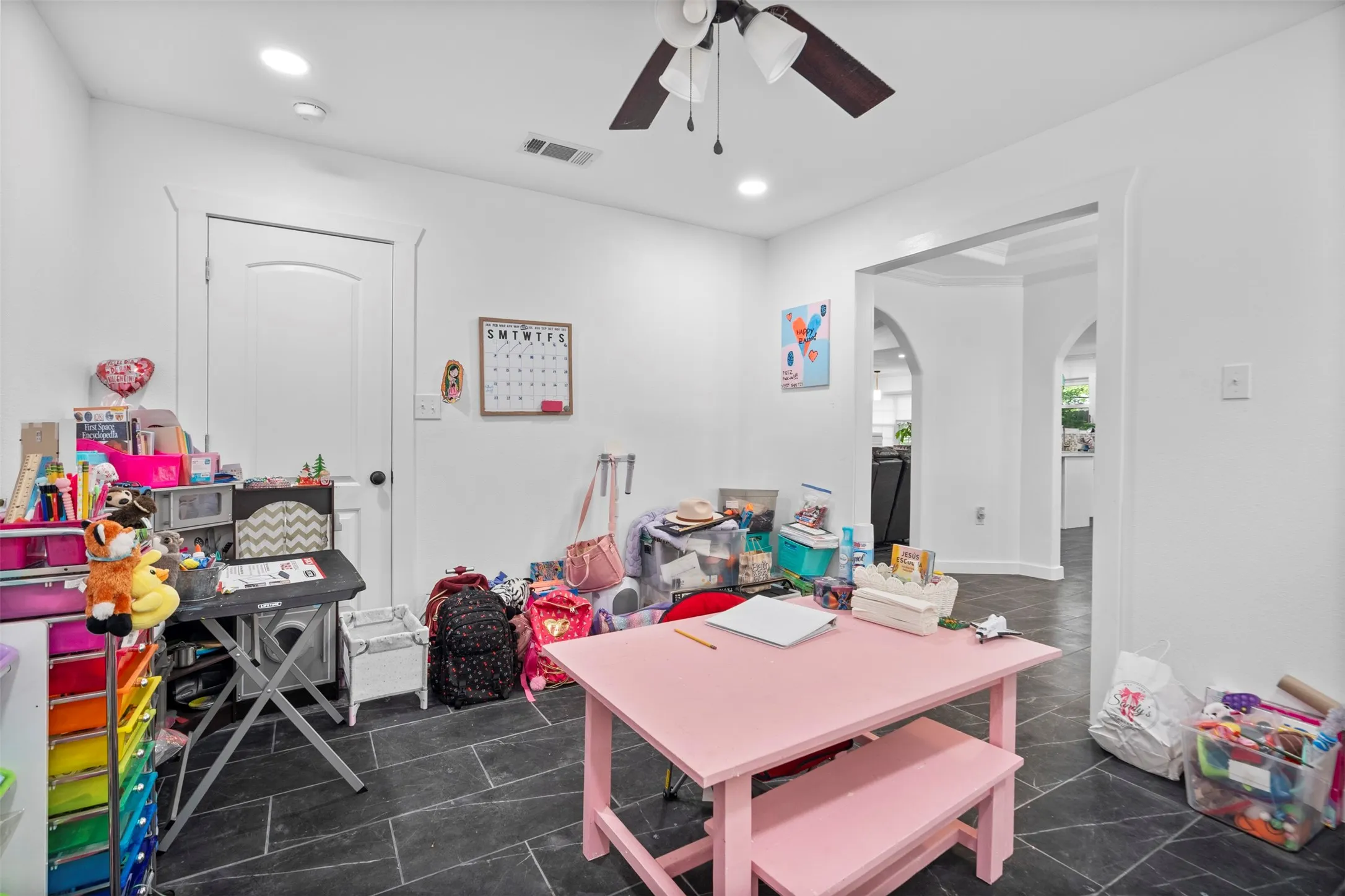 Single Family Residence For Sale in Dallas County , 1112 W Pleasant Run Road, De Soto, Texas 75115, 4 Bedroom, 4 Bathroom, Garage spaces, 2,495 Sqft, built in 1972, mls#21314573, Real Estate Agent in De Soto, Homes For Sale in Dallas county, Homes For Sale in De Soto, Realtor in De Soto Texas, Real Estate Brokerage Independent Realty Texas, Luminita Cordes Realtor