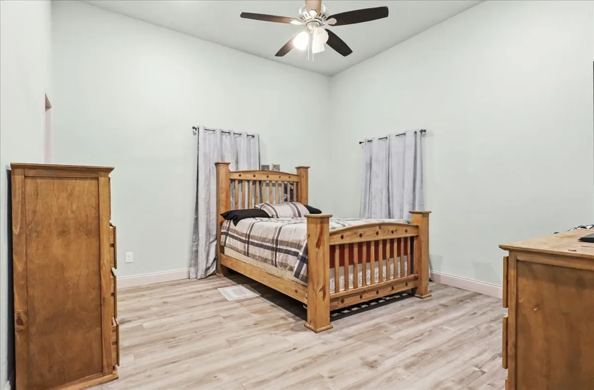 Single Family Residence For Sale in Johnson County , 206 N Wood Street, Cleburne, Texas 76033, 4 Bedroom, 2 Bathroom, Garage spaces, 1,620 Sqft, built in 1920, Price $248,000, mls#21314582, Real Estate Agent in Cleburne, Homes For Sale in Johnson county, Homes For Sale in Cleburne, Realtor in Cleburne Texas, Real Estate Brokerage Independent Realty Texas, Luminita Cordes Realtor